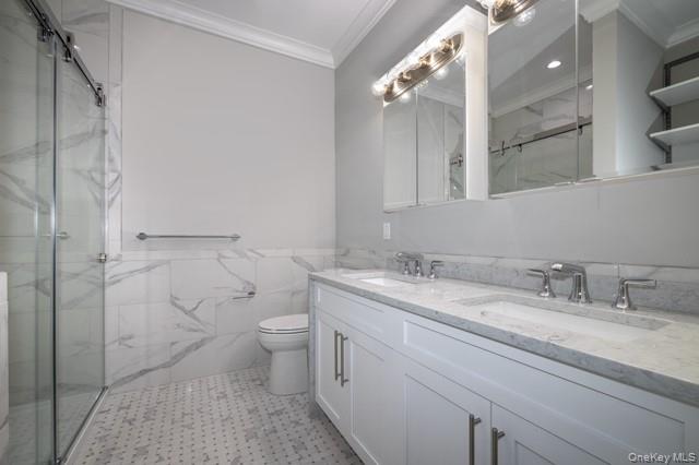 5 Sunlight Walk # 5, Holbrook, NY 11741