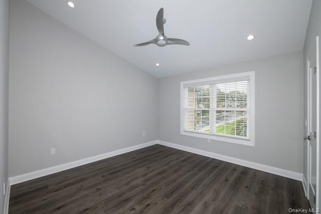 5 Sunlight Walk # 5, Holbrook, NY 11741