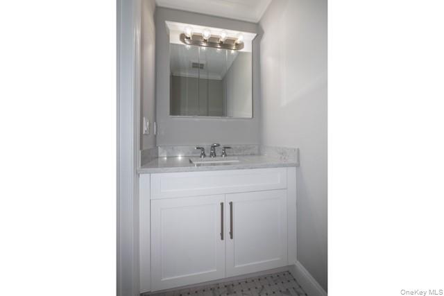 5 Sunlight Walk # 5, Holbrook, NY 11741