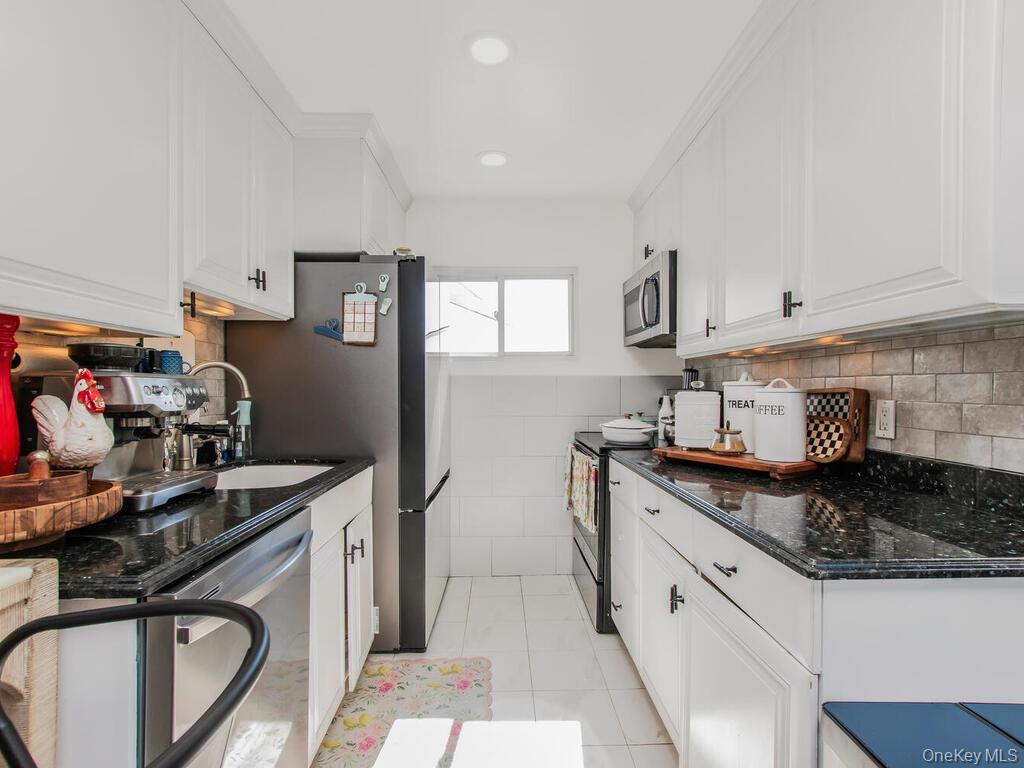 129 Gailmore Drive, Yonkers, NY 10710