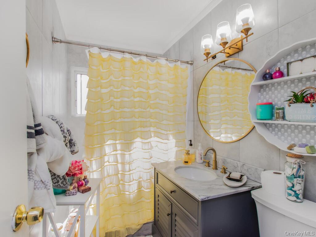 129 Gailmore Drive, Yonkers, NY 10710