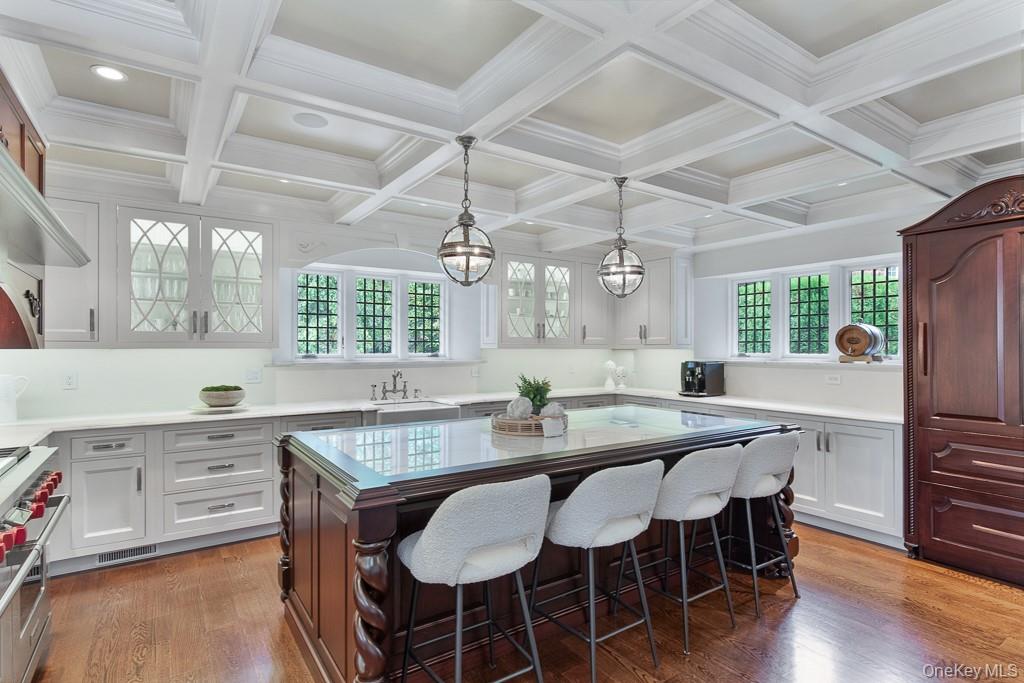 21 Hampshire Road, Bronxville, NY 10708