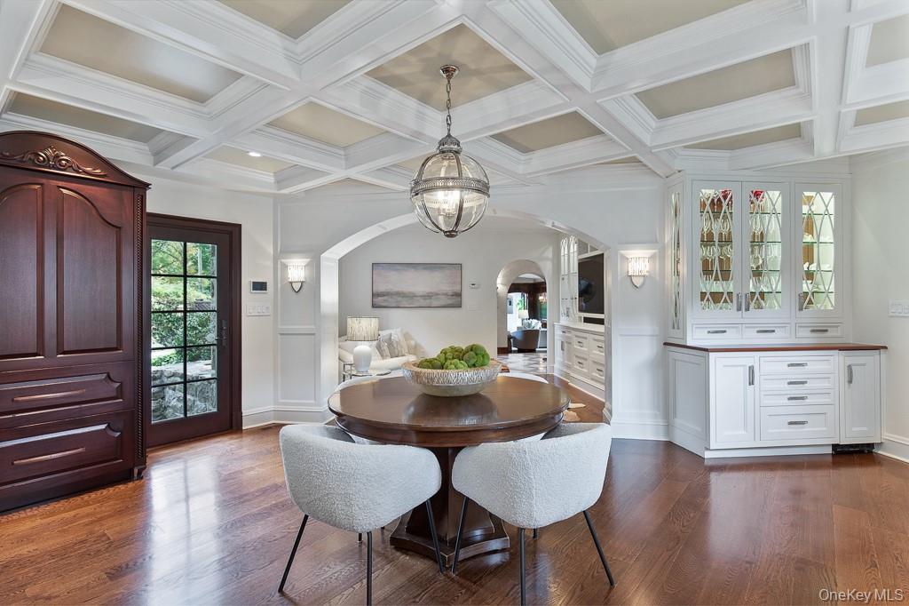 21 Hampshire Road, Bronxville, NY 10708