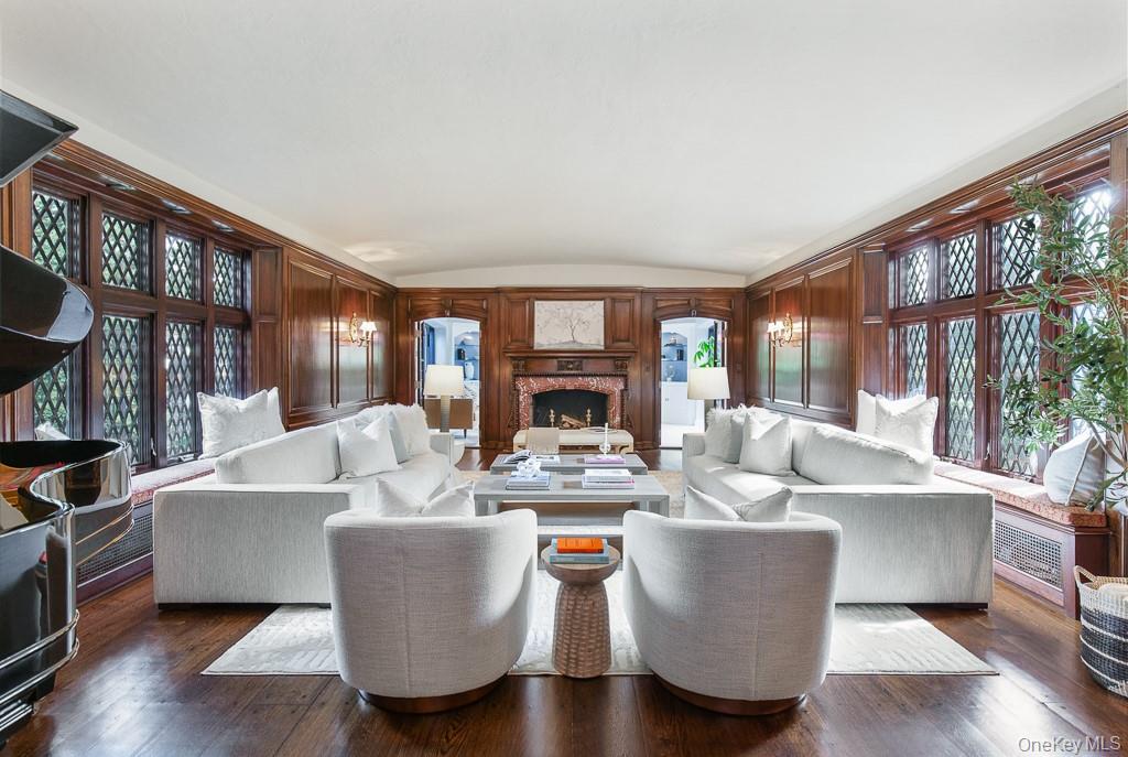 21 Hampshire Road, Bronxville, NY 10708