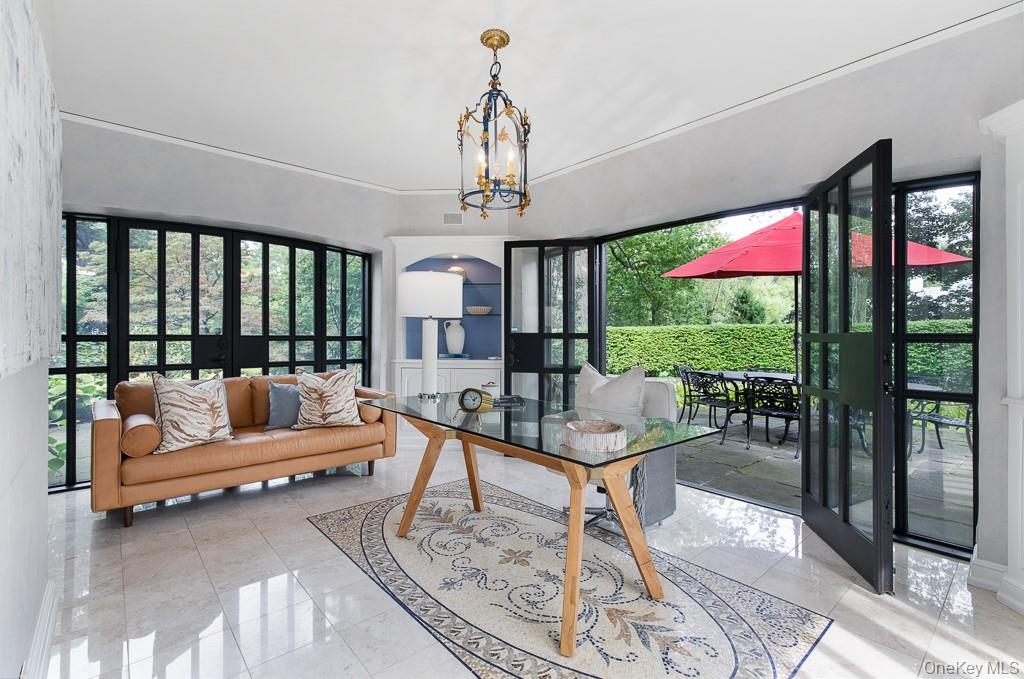 21 Hampshire Road, Bronxville, NY 10708