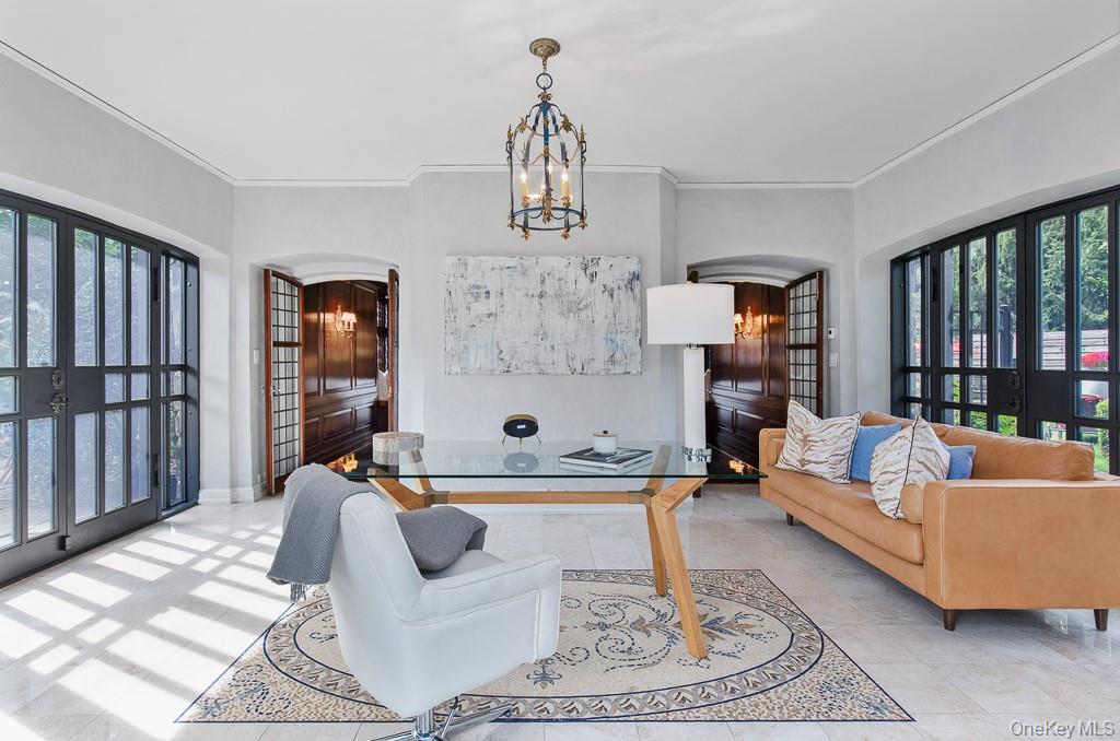 21 Hampshire Road, Bronxville, NY 10708