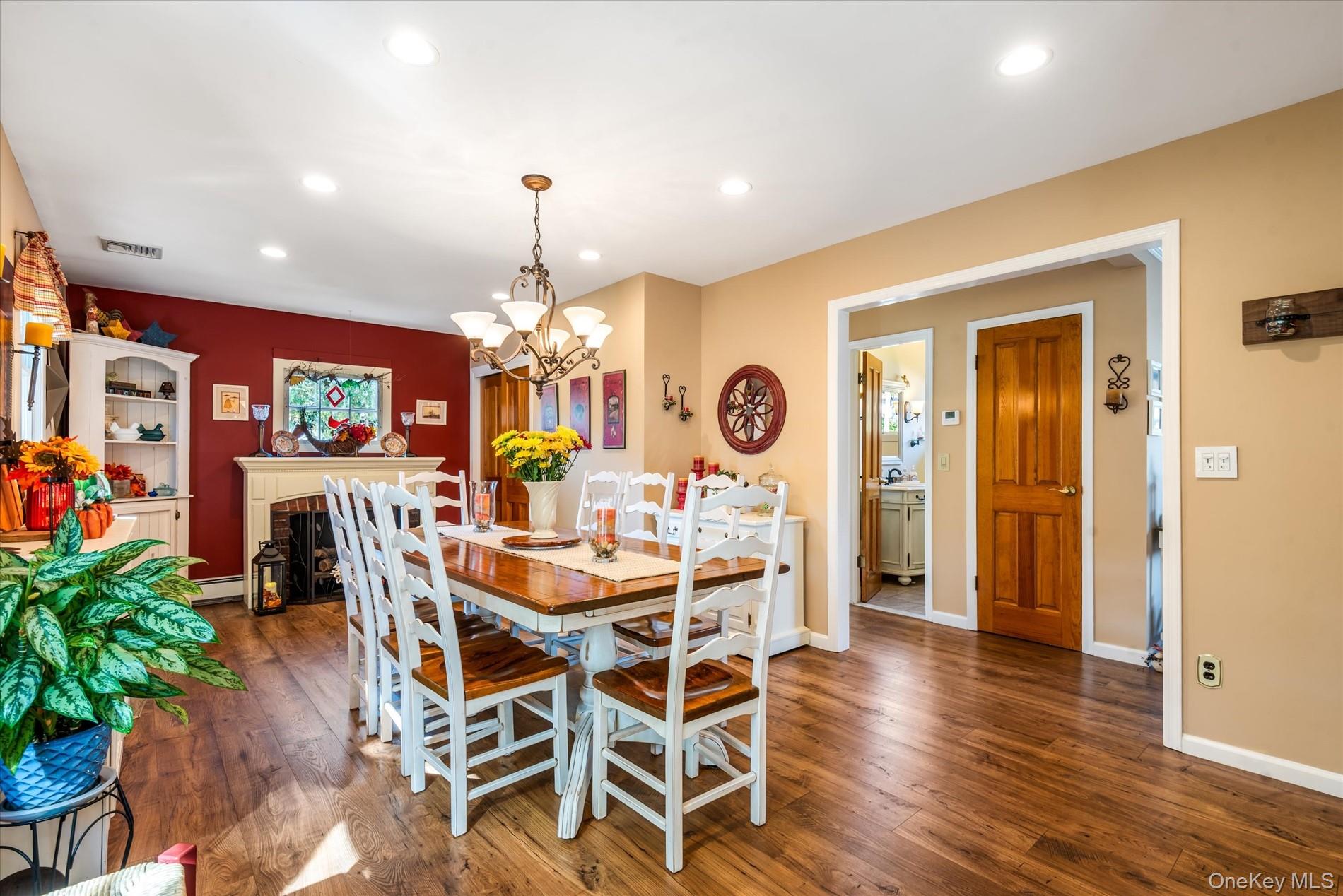 18 Violet Road, Bayville, NY 11709