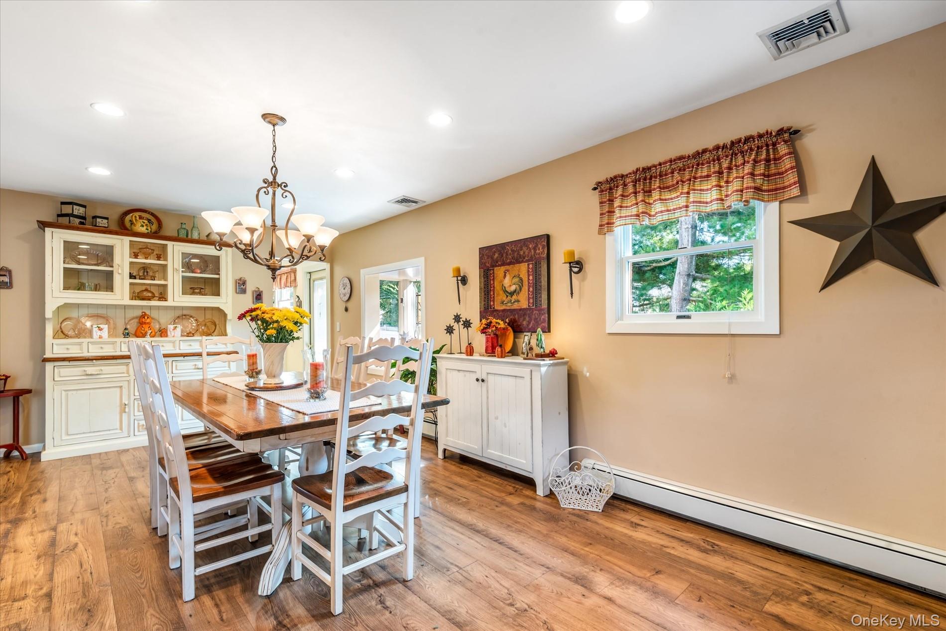 18 Violet Road, Bayville, NY 11709