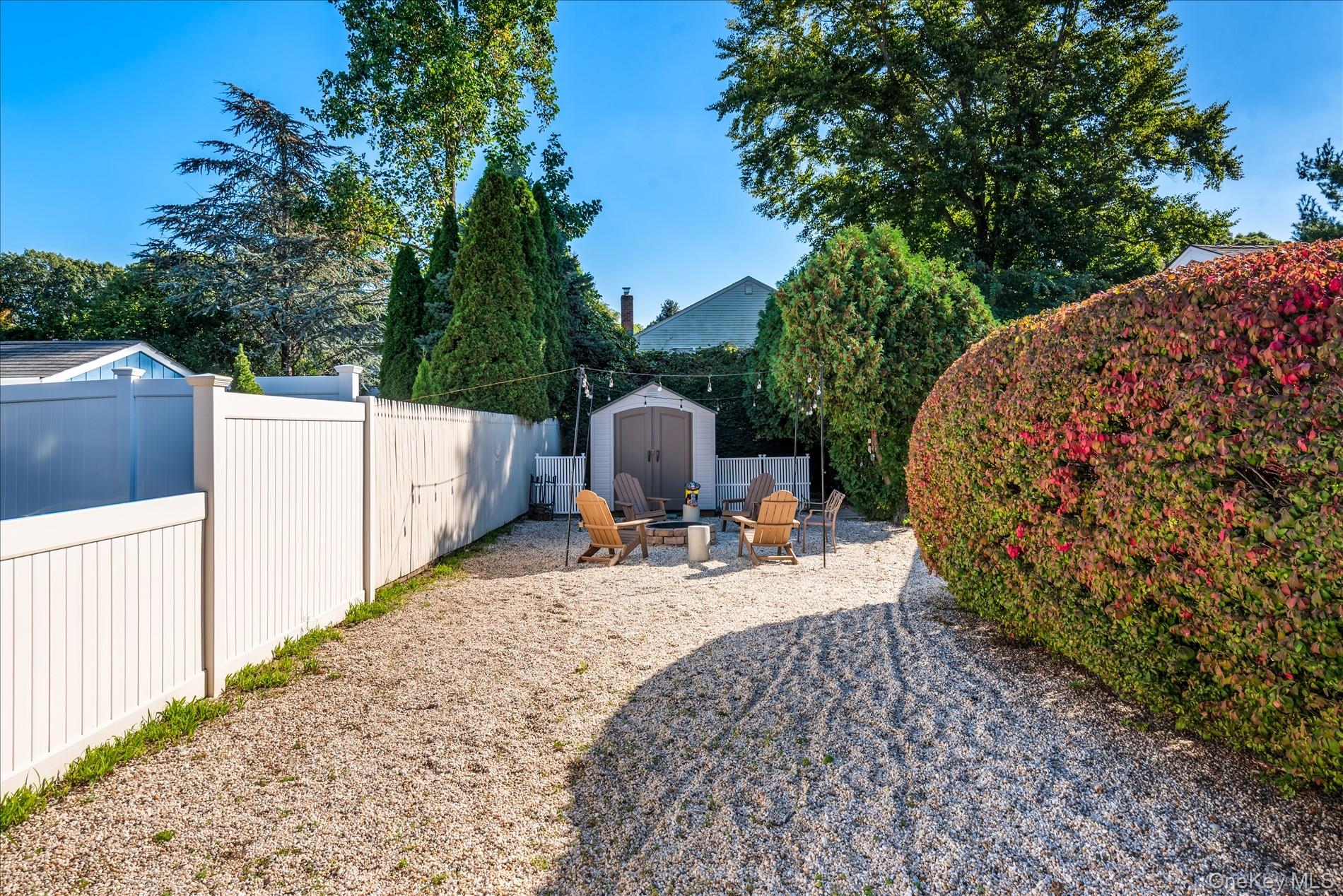 18 Violet Road, Bayville, NY 11709