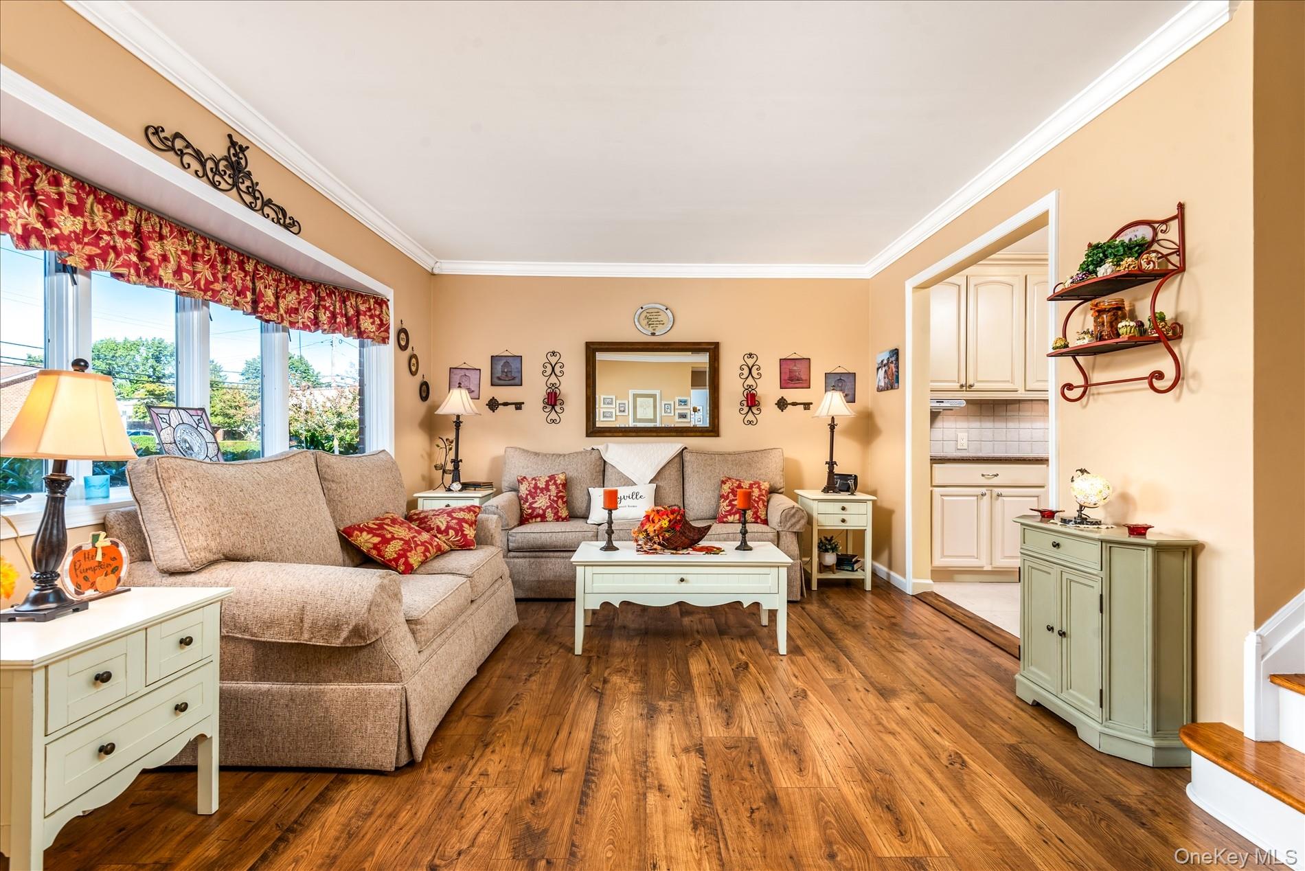 18 Violet Road, Bayville, NY 11709