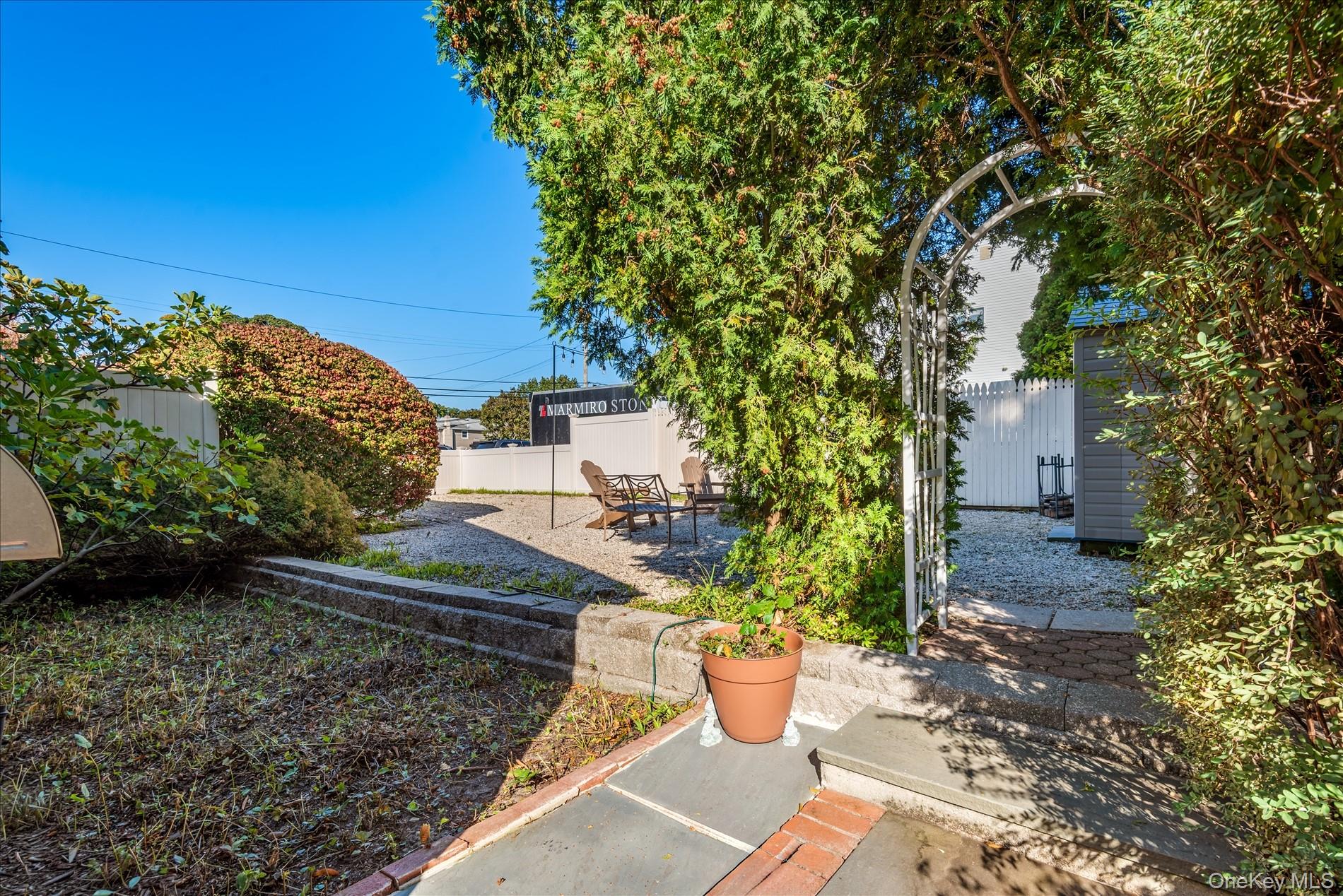 18 Violet Road, Bayville, NY 11709