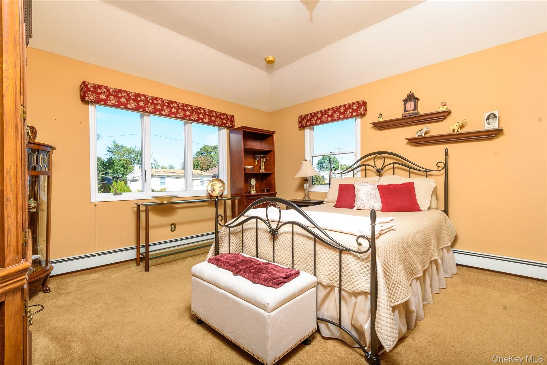 18 Violet Road, Bayville, NY 11709