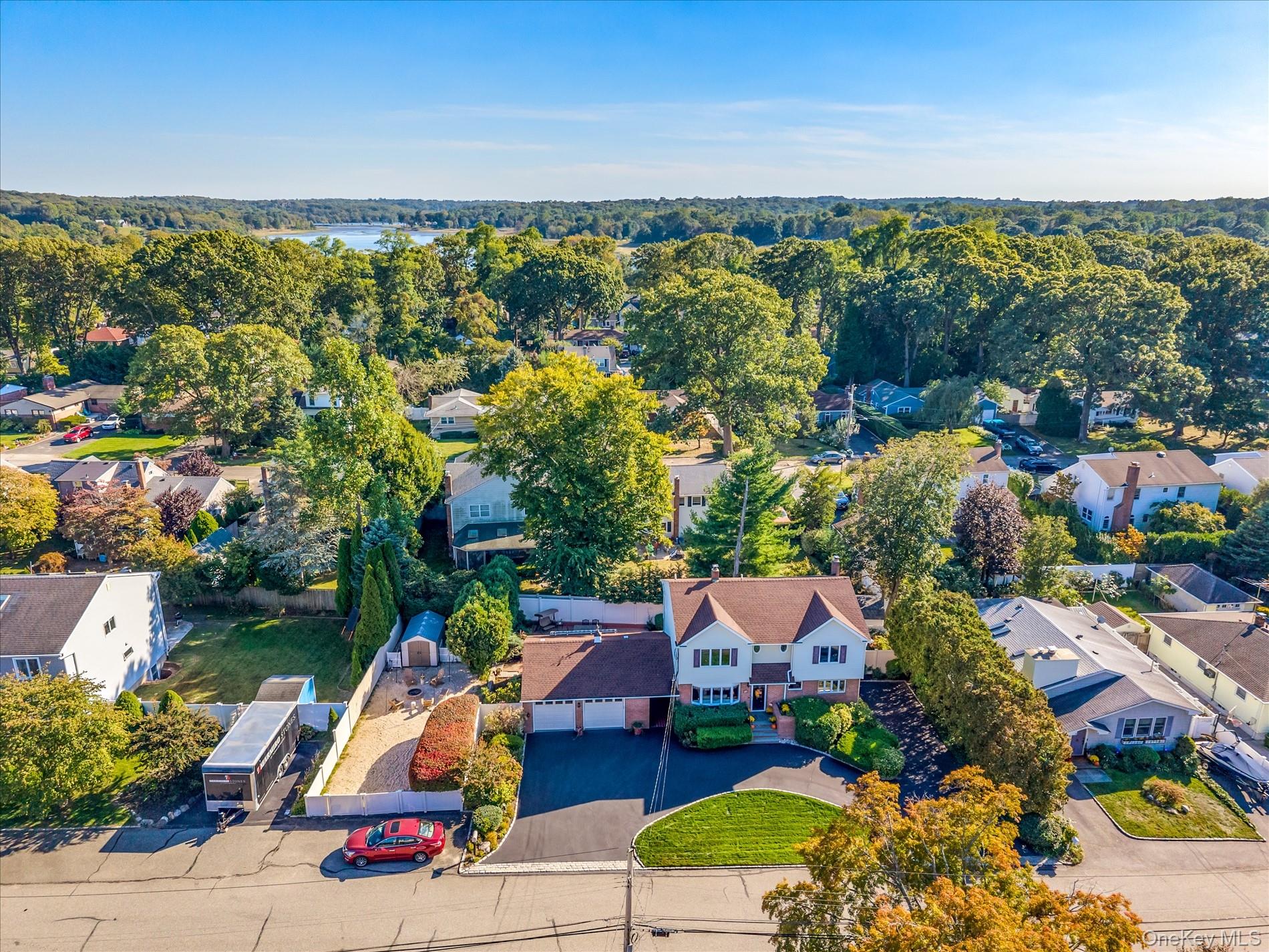 18 Violet Road, Bayville, NY 11709