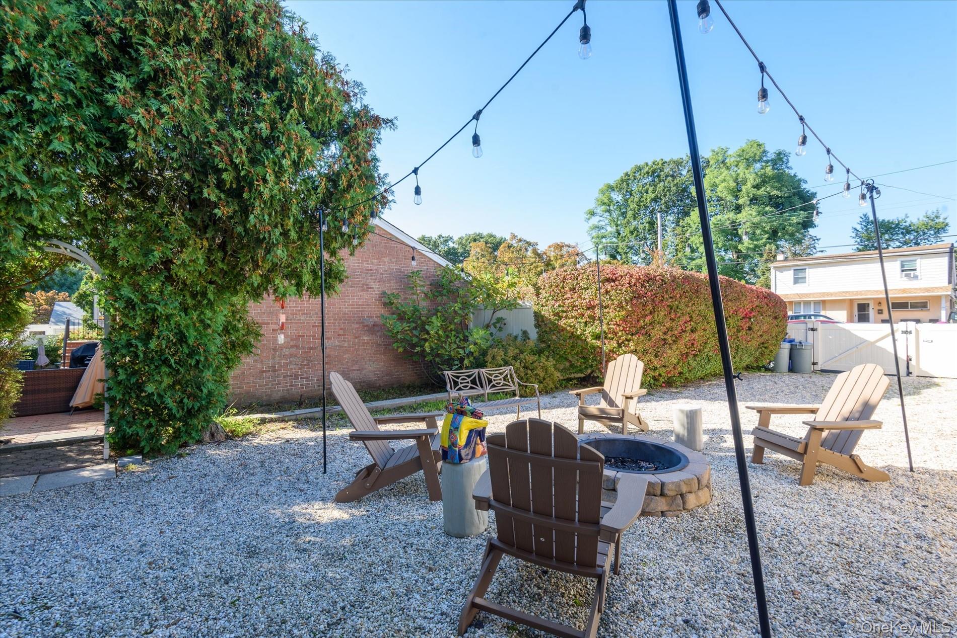 18 Violet Road, Bayville, NY 11709