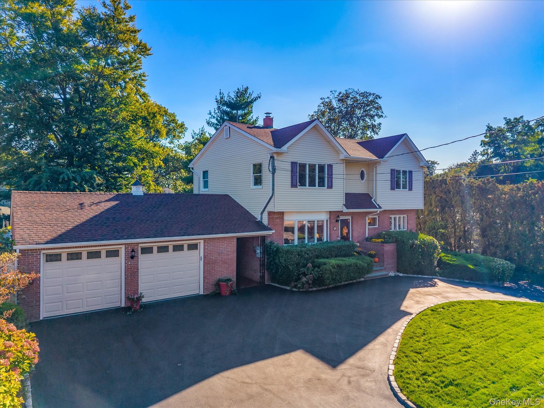 18 Violet Road, Bayville, NY 11709