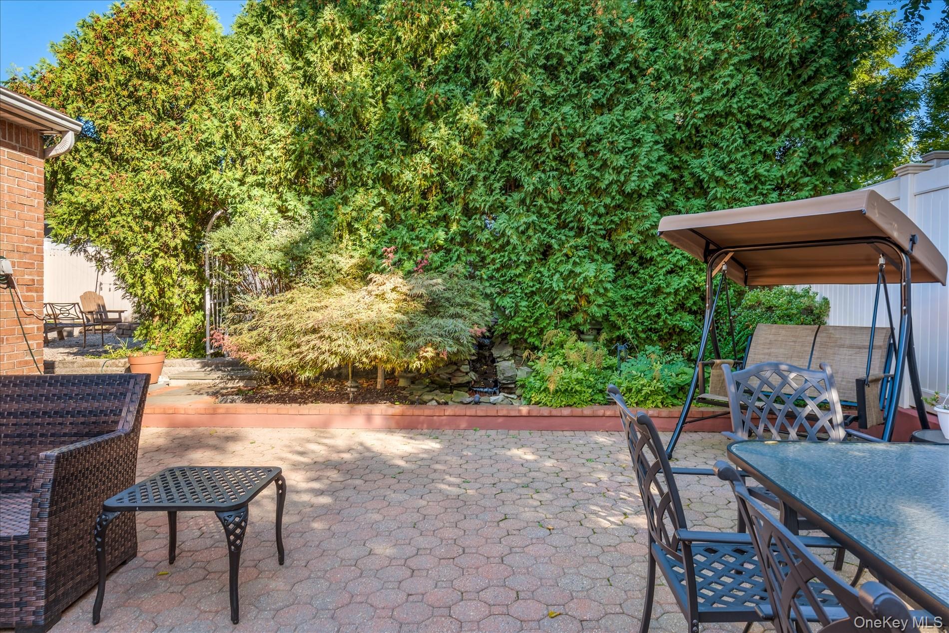 18 Violet Road, Bayville, NY 11709