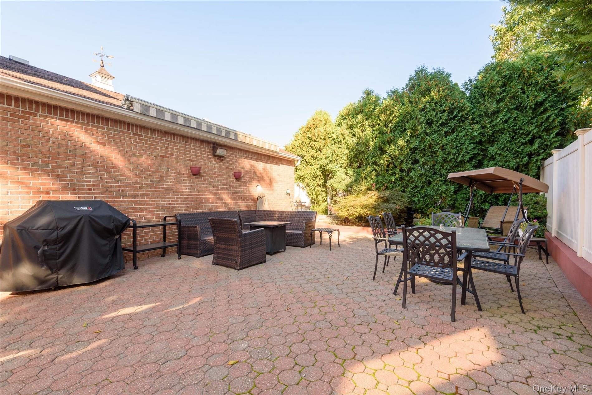 18 Violet Road, Bayville, NY 11709