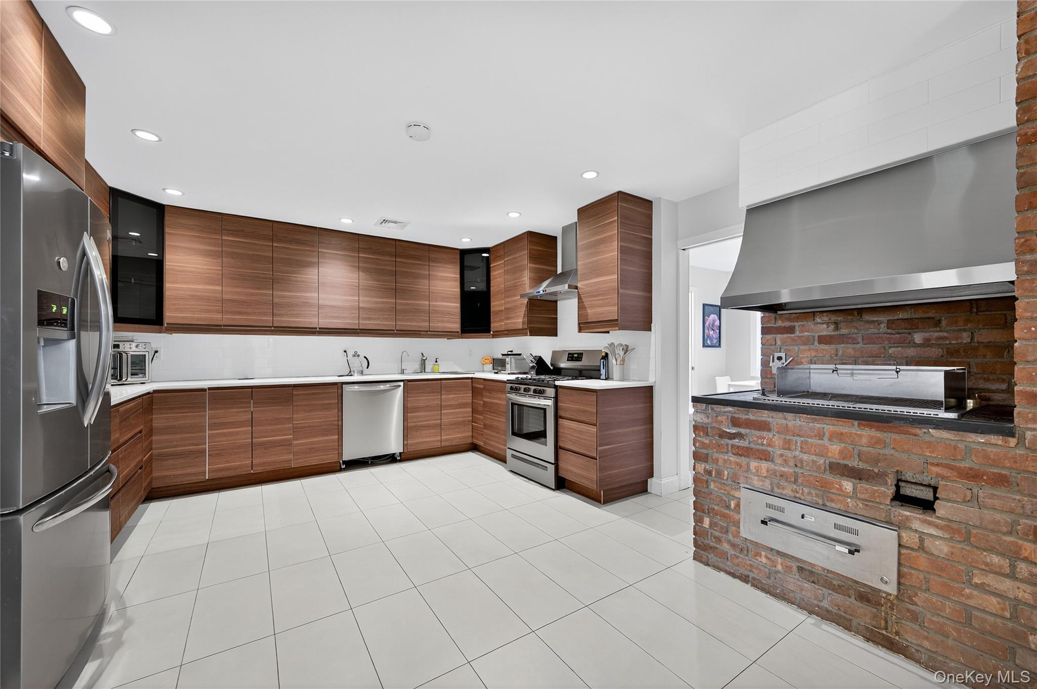 634 Park Avenue, Huntington, NY 11743