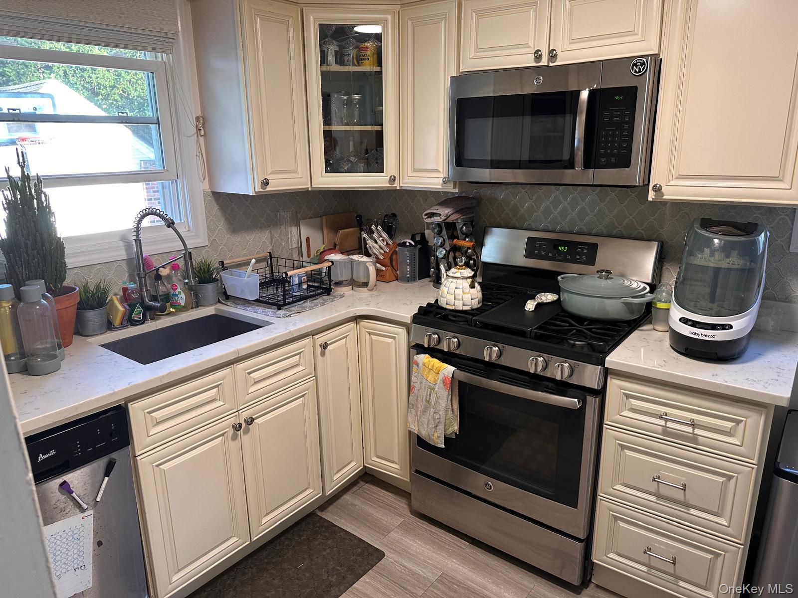 Valley Stream, NY 11581