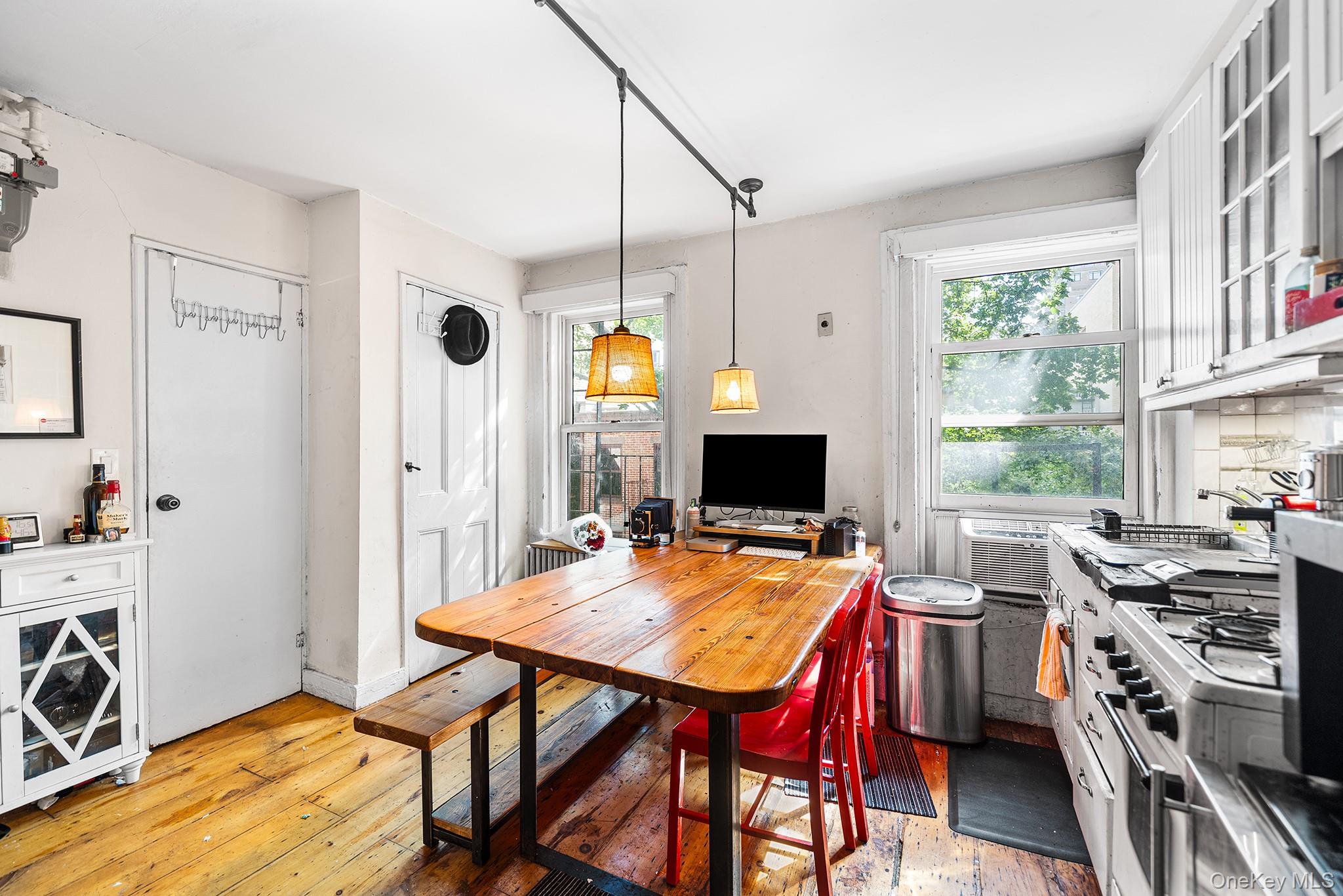 340 W 11th Street # 3WR, New York (Manhattan), NY 10014