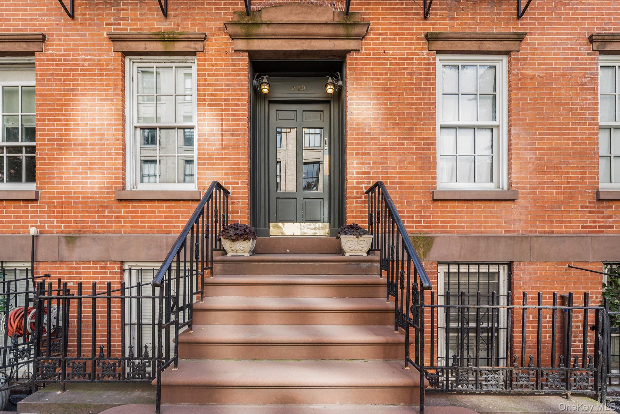 340 W 11th Street # 3WR, New York (Manhattan), NY 10014