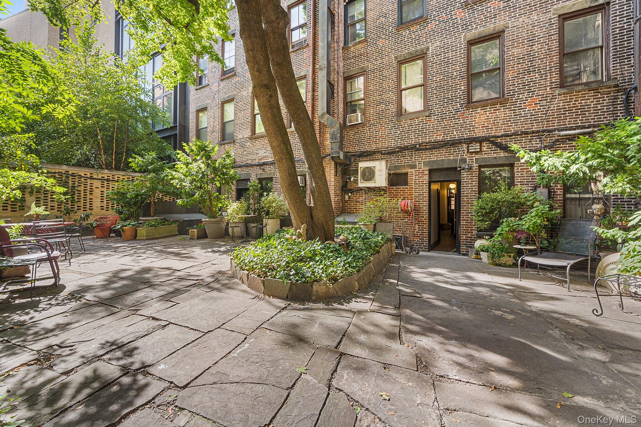 340 W 11th Street # 3WR, New York (Manhattan), NY 10014