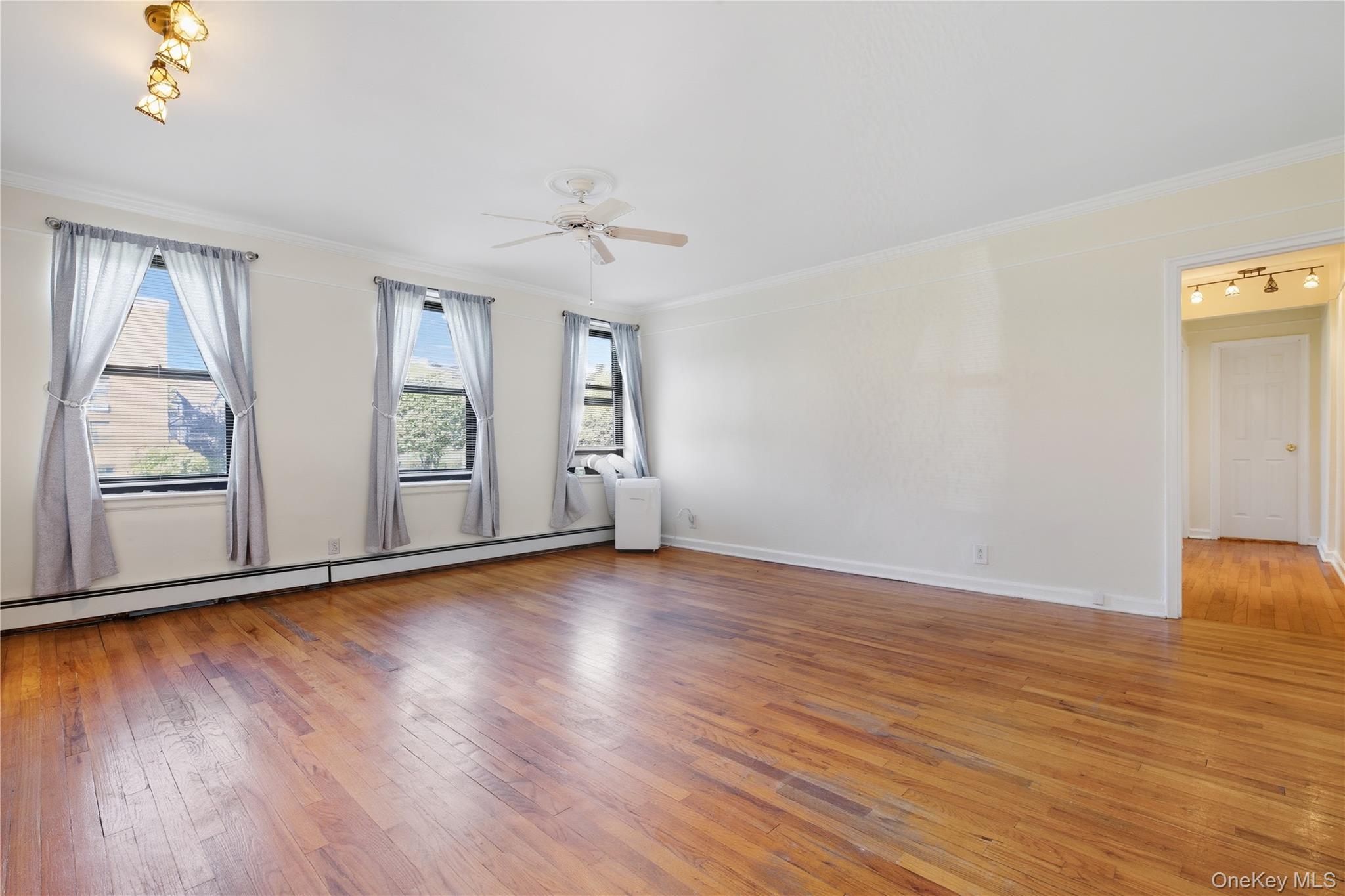 1 Jefferson Avenue # D2, Rockville Centre, NY 11570