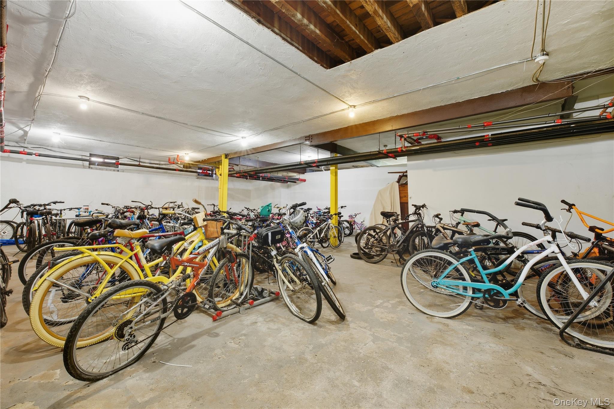 1 Jefferson Avenue # D2, Rockville Centre, NY 11570