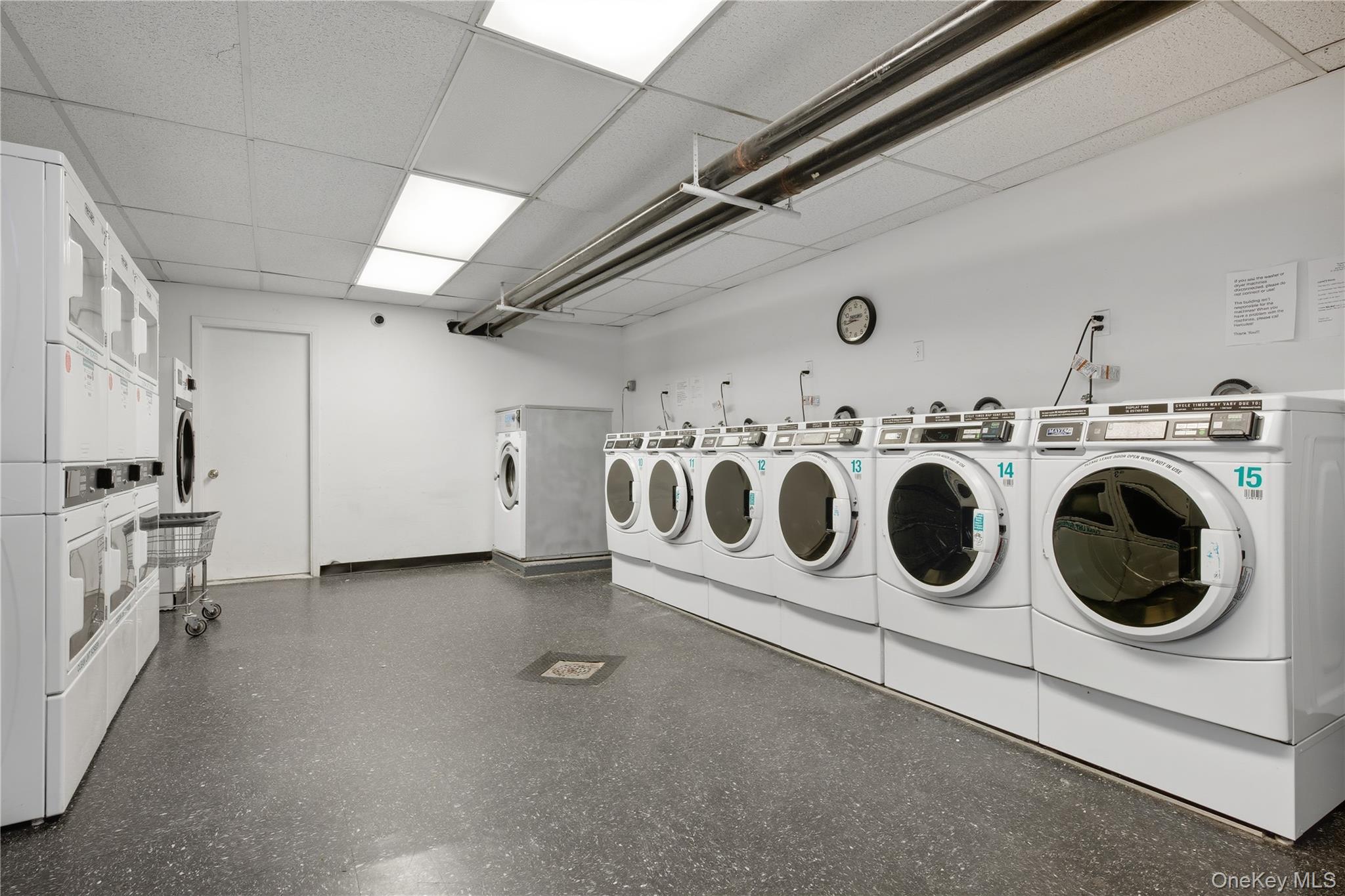 1 Jefferson Avenue # D2, Rockville Centre, NY 11570