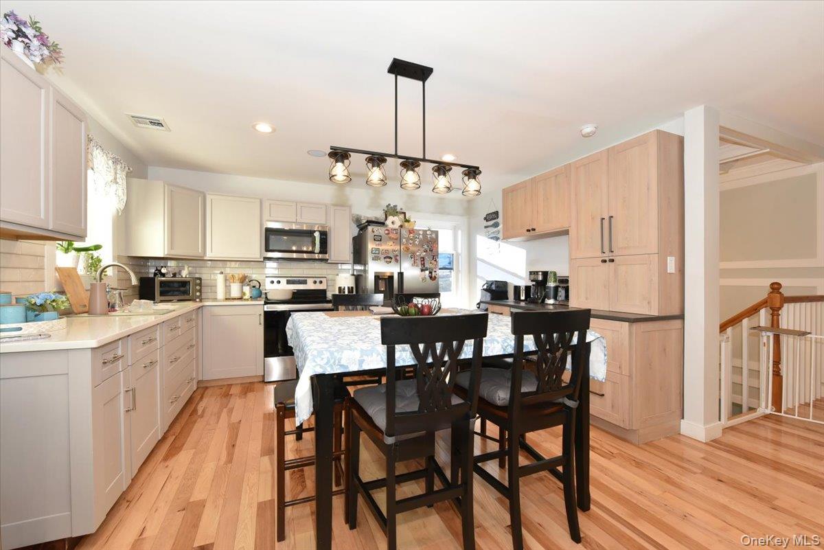 2093 Baylis Avenue, Elmont, NY 11003