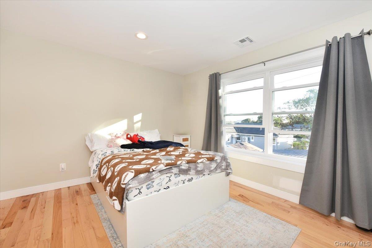 2093 Baylis Avenue, Elmont, NY 11003