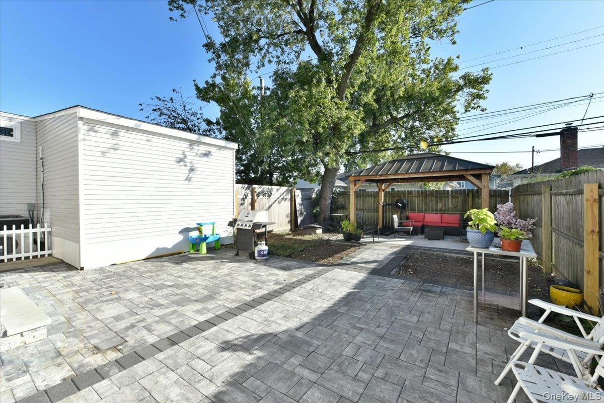 2093 Baylis Avenue, Elmont, NY 11003