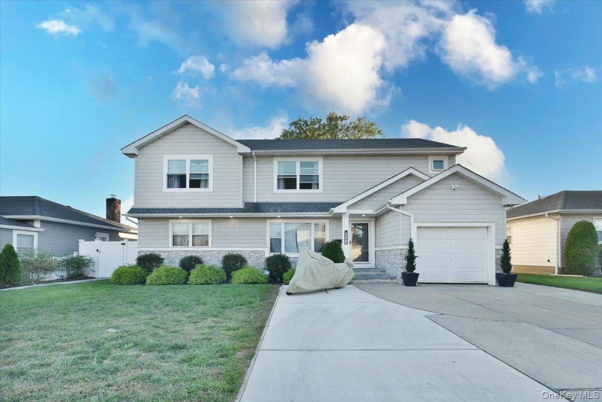 2093 Baylis Avenue, Elmont, NY 11003