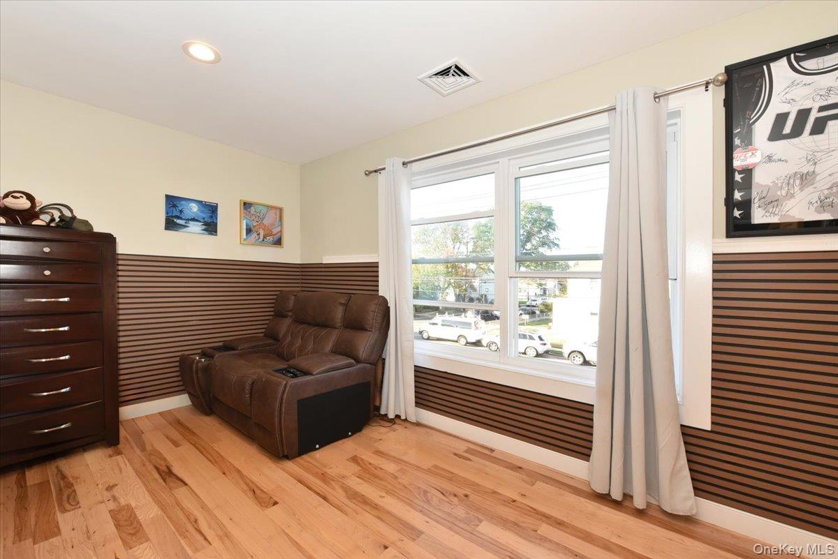 2093 Baylis Avenue, Elmont, NY 11003