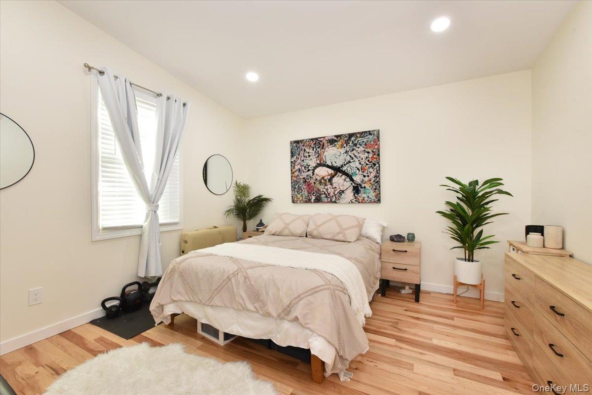 2093 Baylis Avenue, Elmont, NY 11003