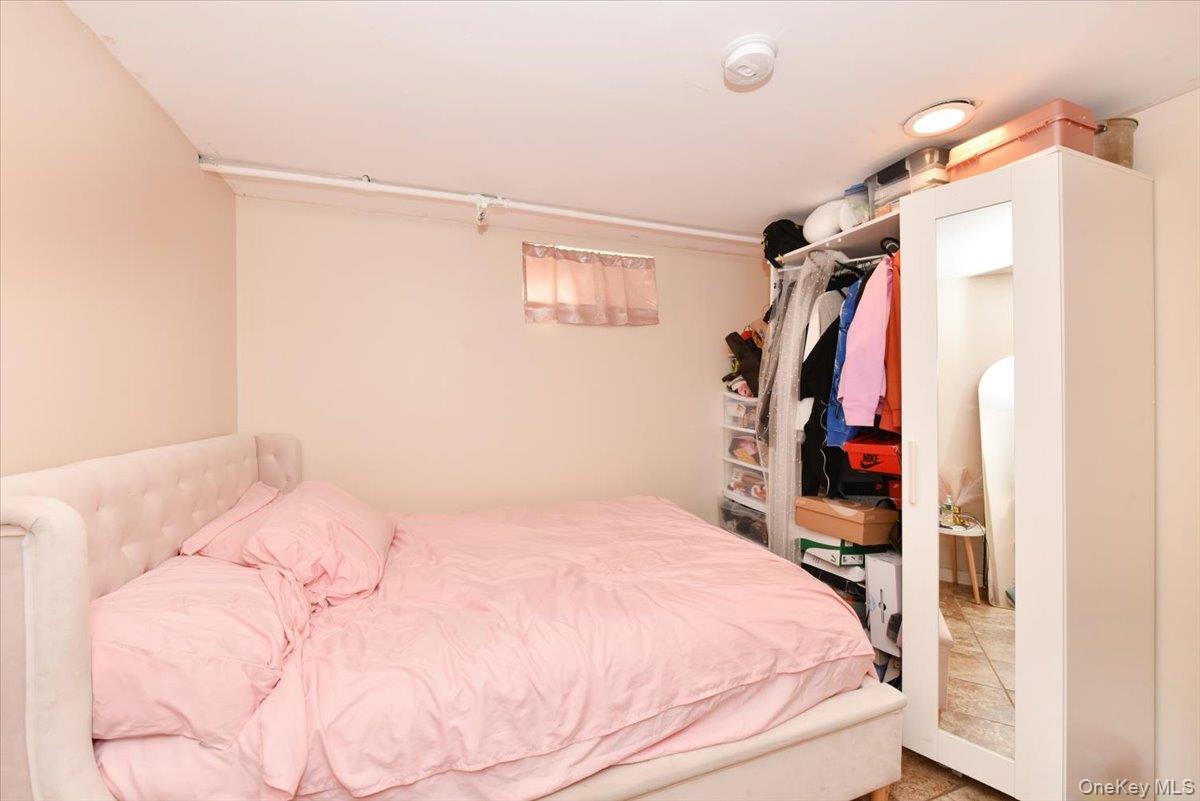 2093 Baylis Avenue, Elmont, NY 11003