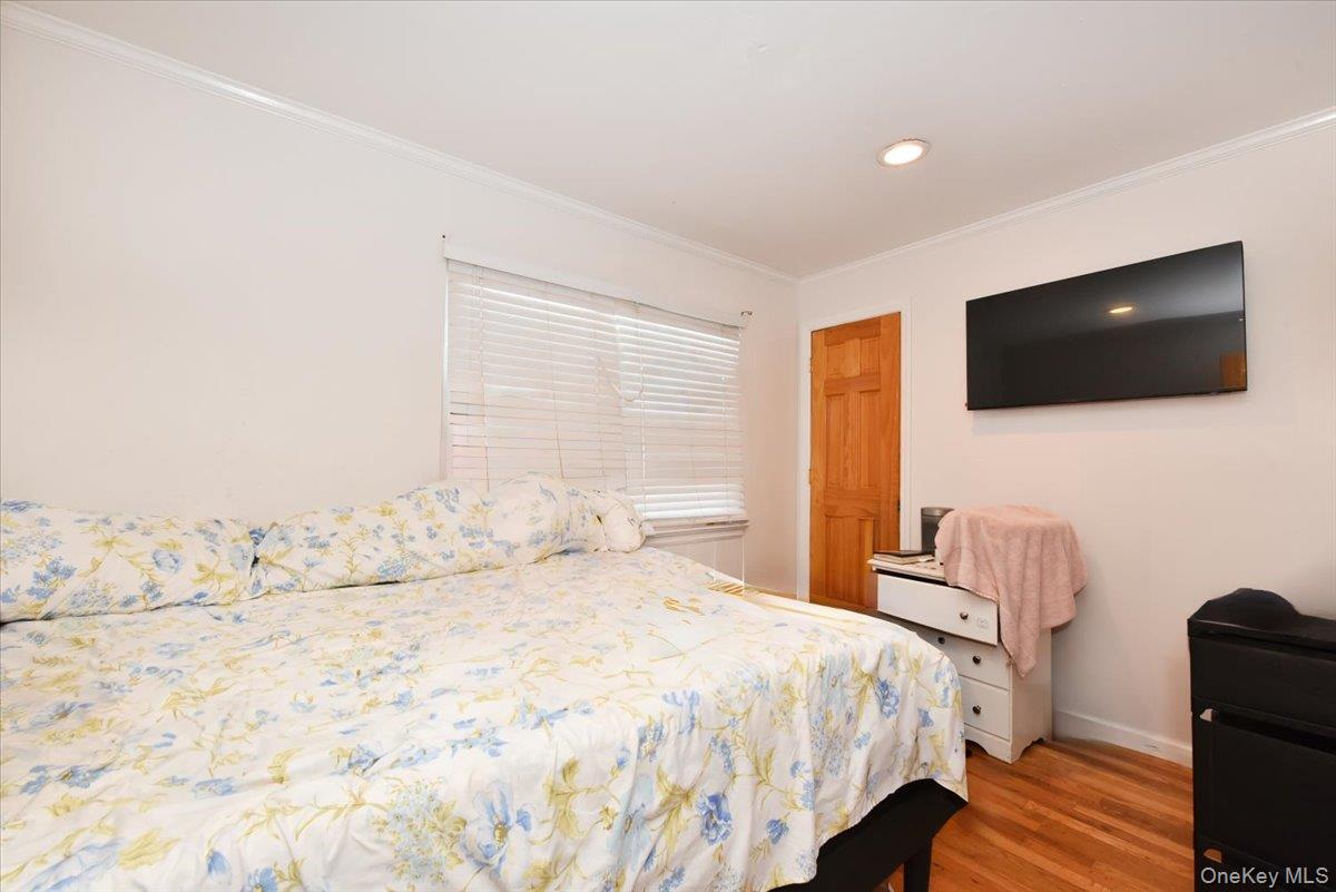 2093 Baylis Avenue, Elmont, NY 11003