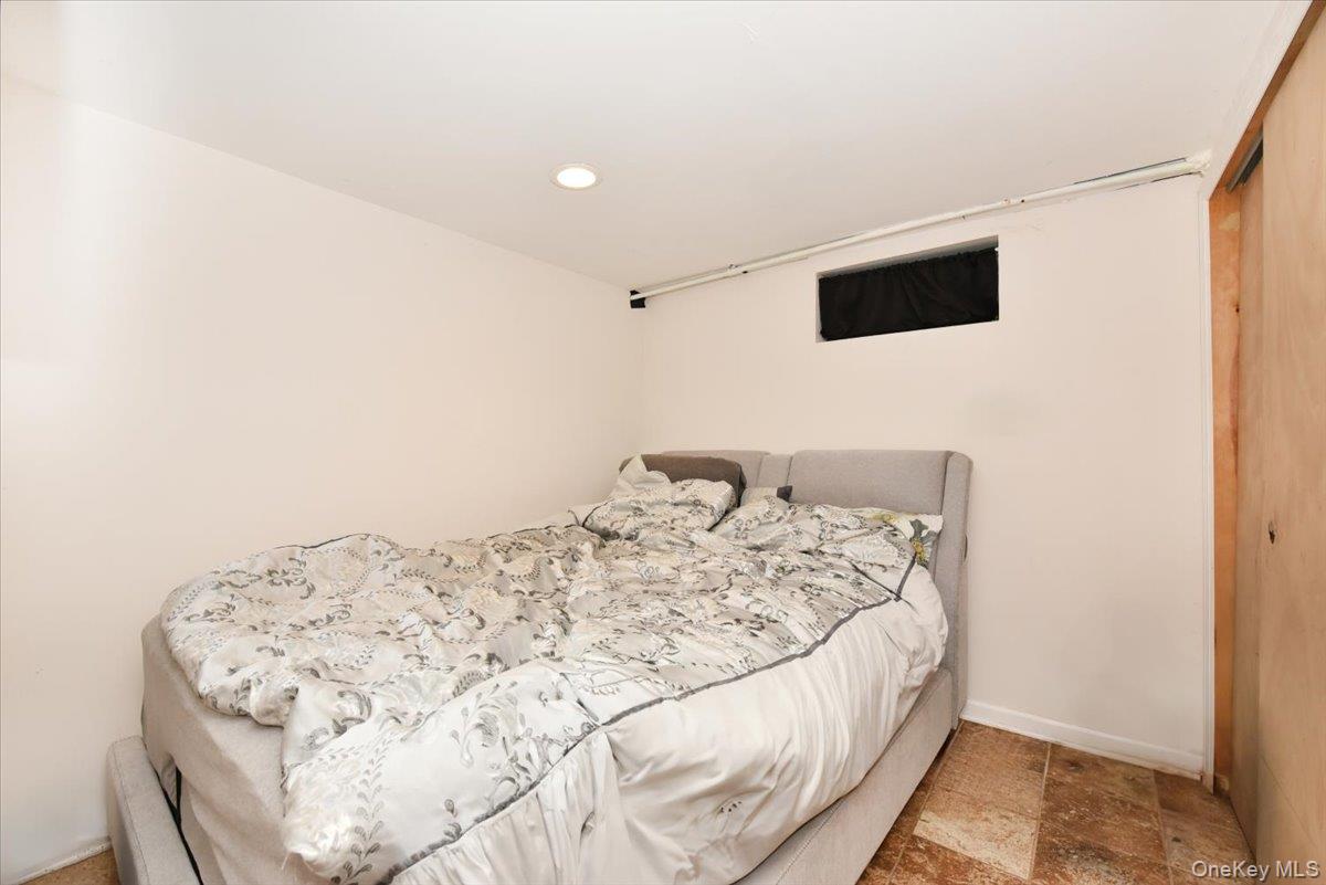 2093 Baylis Avenue, Elmont, NY 11003