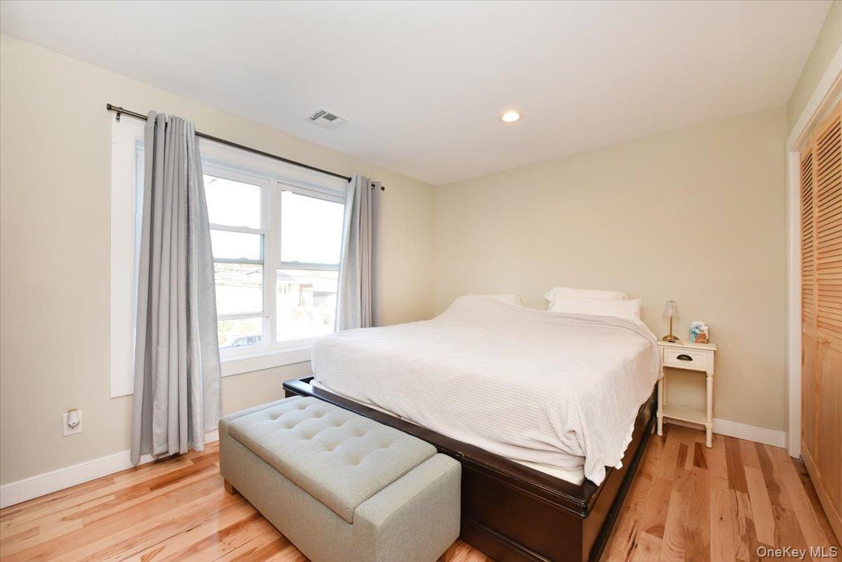 2093 Baylis Avenue, Elmont, NY 11003