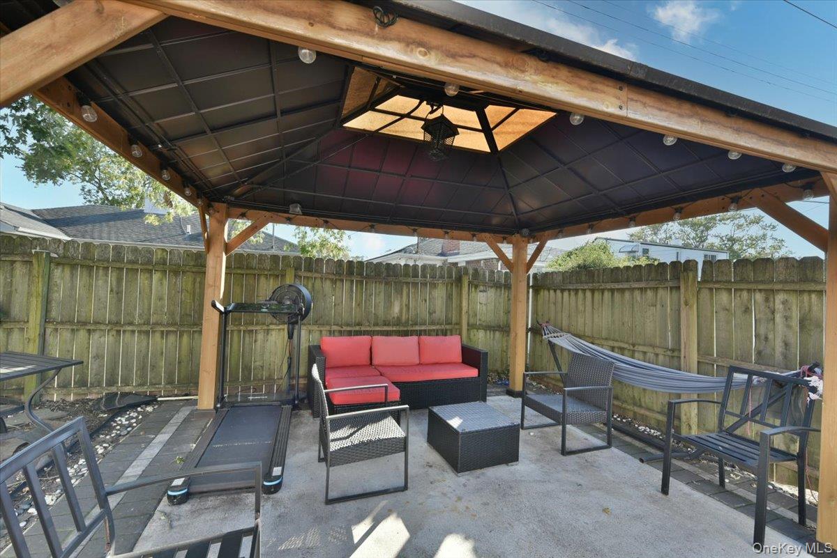 2093 Baylis Avenue, Elmont, NY 11003