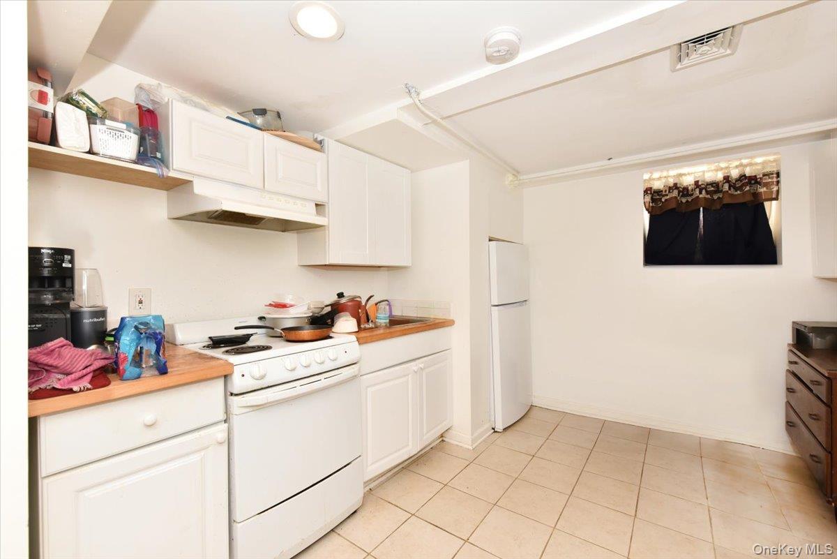 2093 Baylis Avenue, Elmont, NY 11003