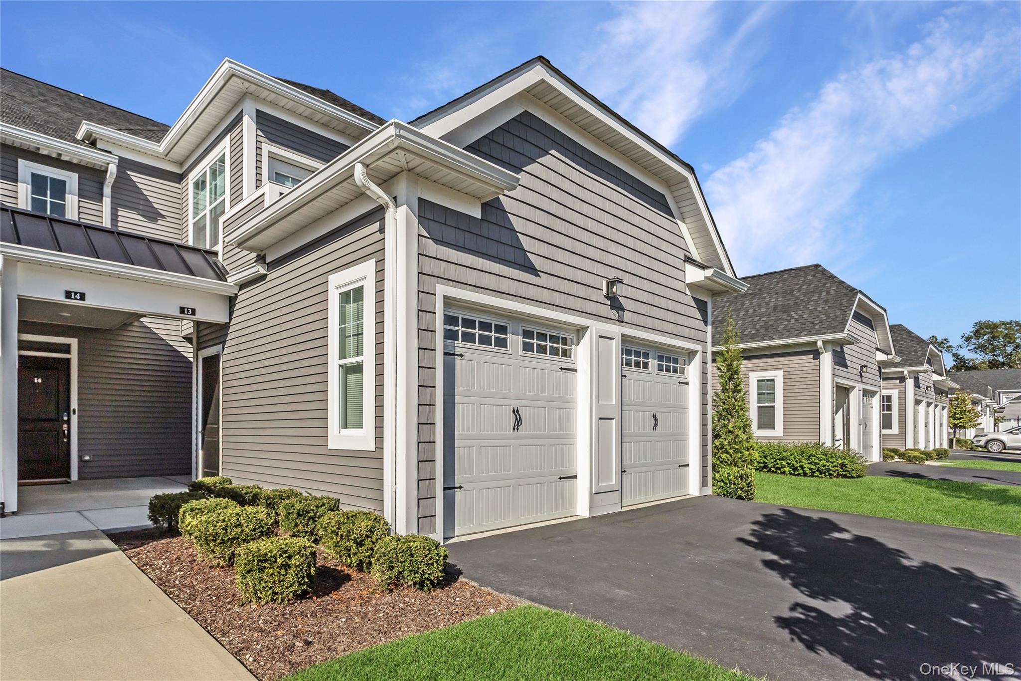 13 Seasons Way # 13, Dix Hills, NY 11746