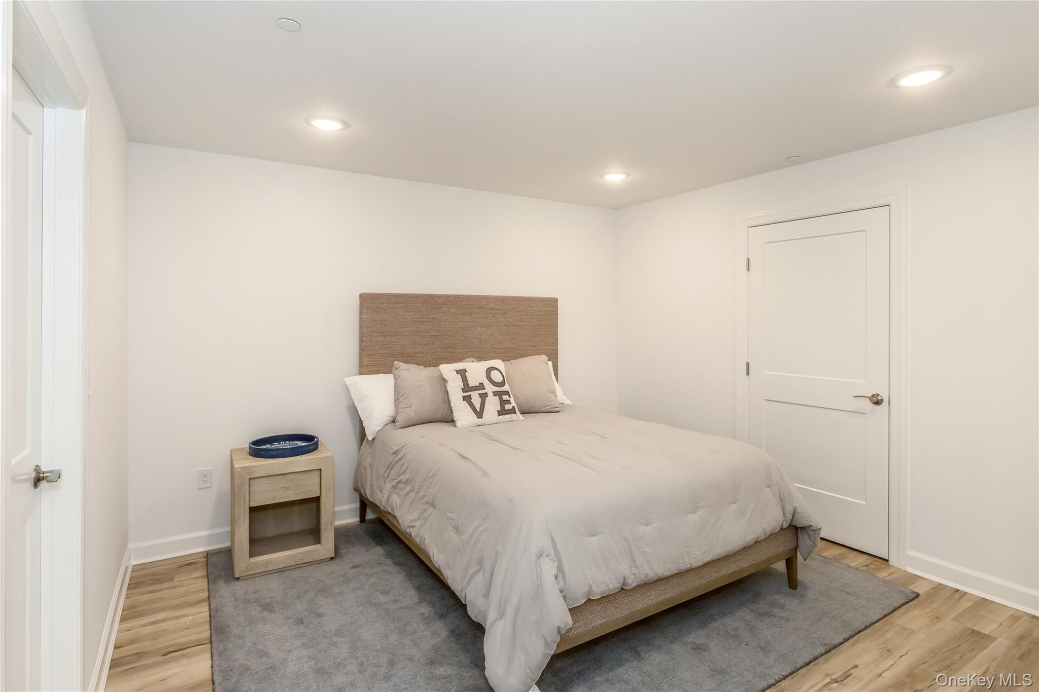 13 Seasons Way # 13, Dix Hills, NY 11746