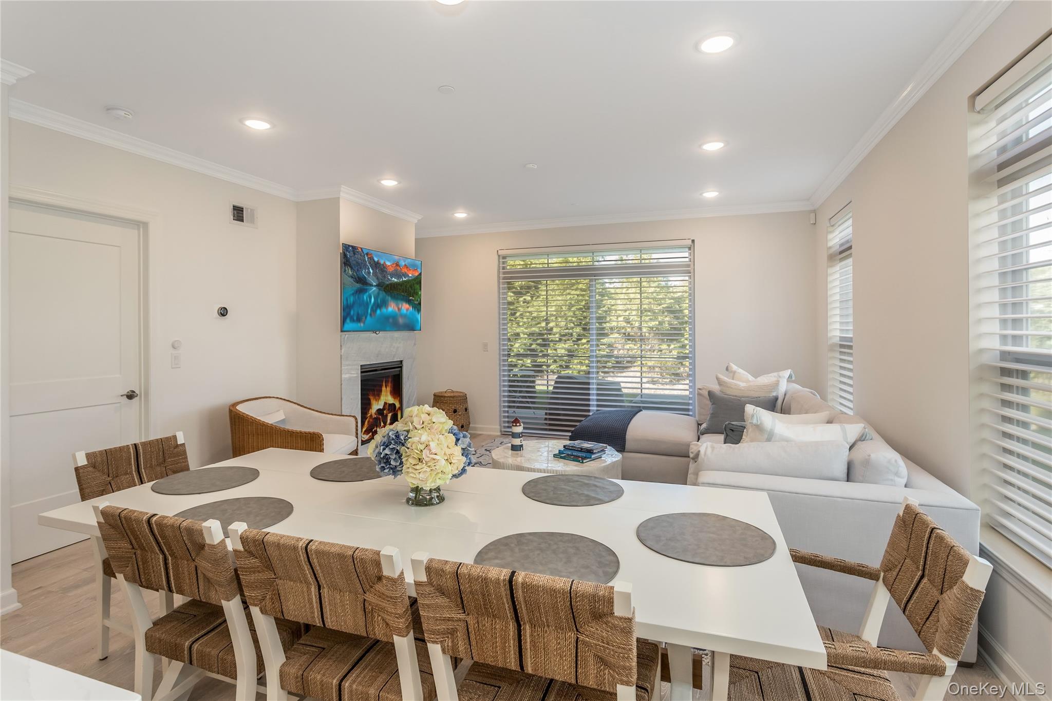 13 Seasons Way # 13, Dix Hills, NY 11746