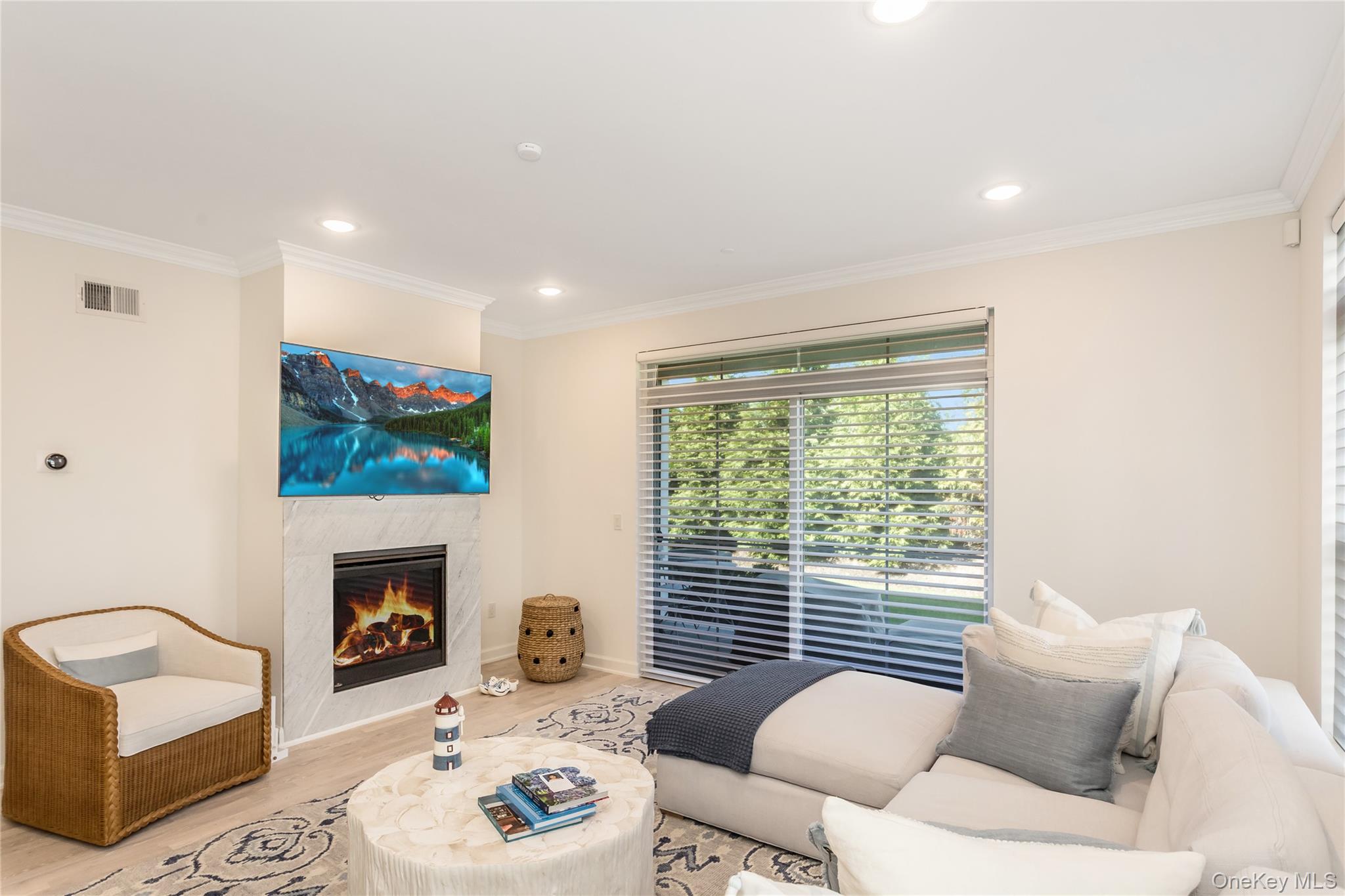 13 Seasons Way # 13, Dix Hills, NY 11746