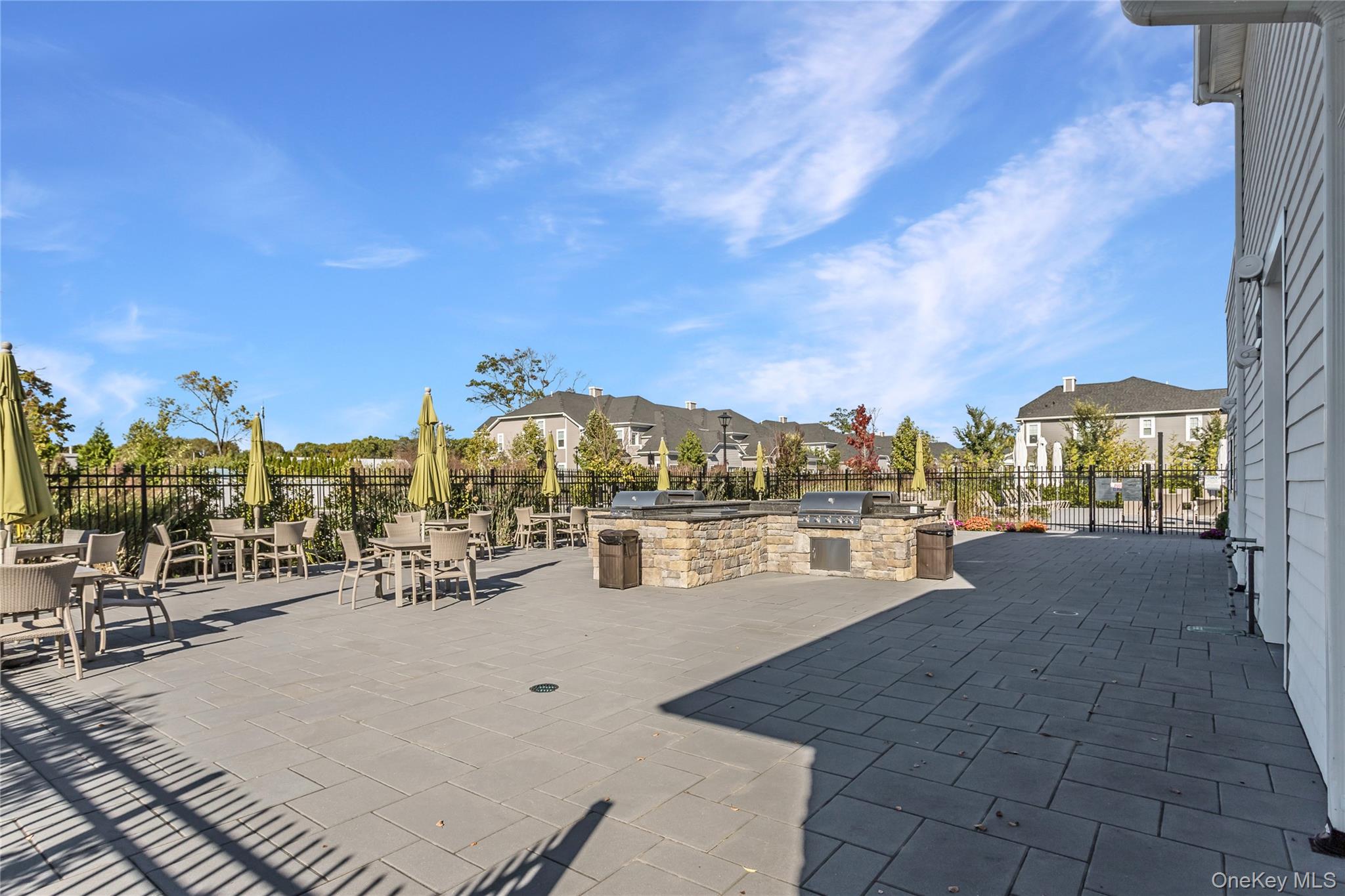 13 Seasons Way # 13, Dix Hills, NY 11746