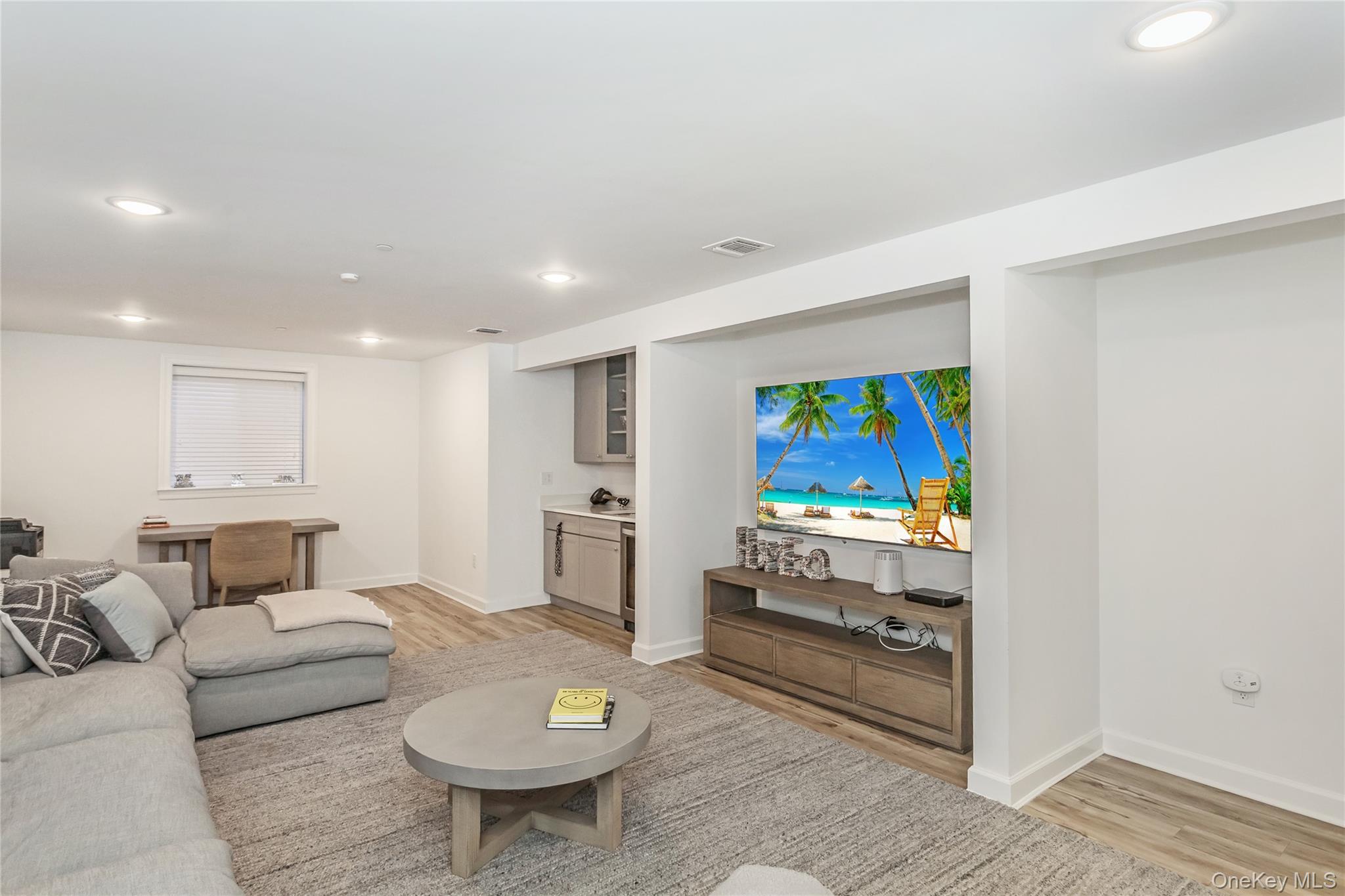 13 Seasons Way # 13, Dix Hills, NY 11746