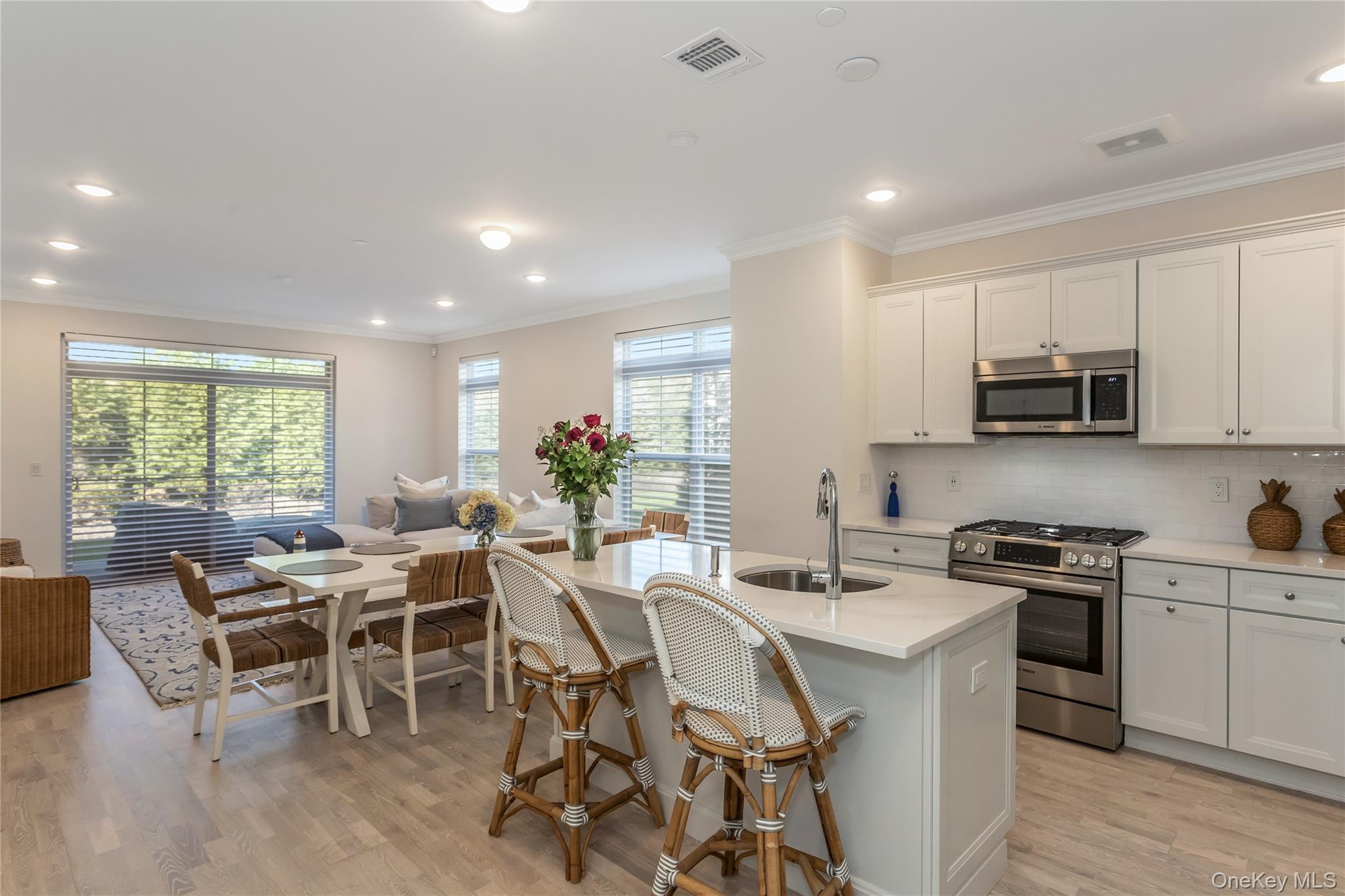 13 Seasons Way # 13, Dix Hills, NY 11746