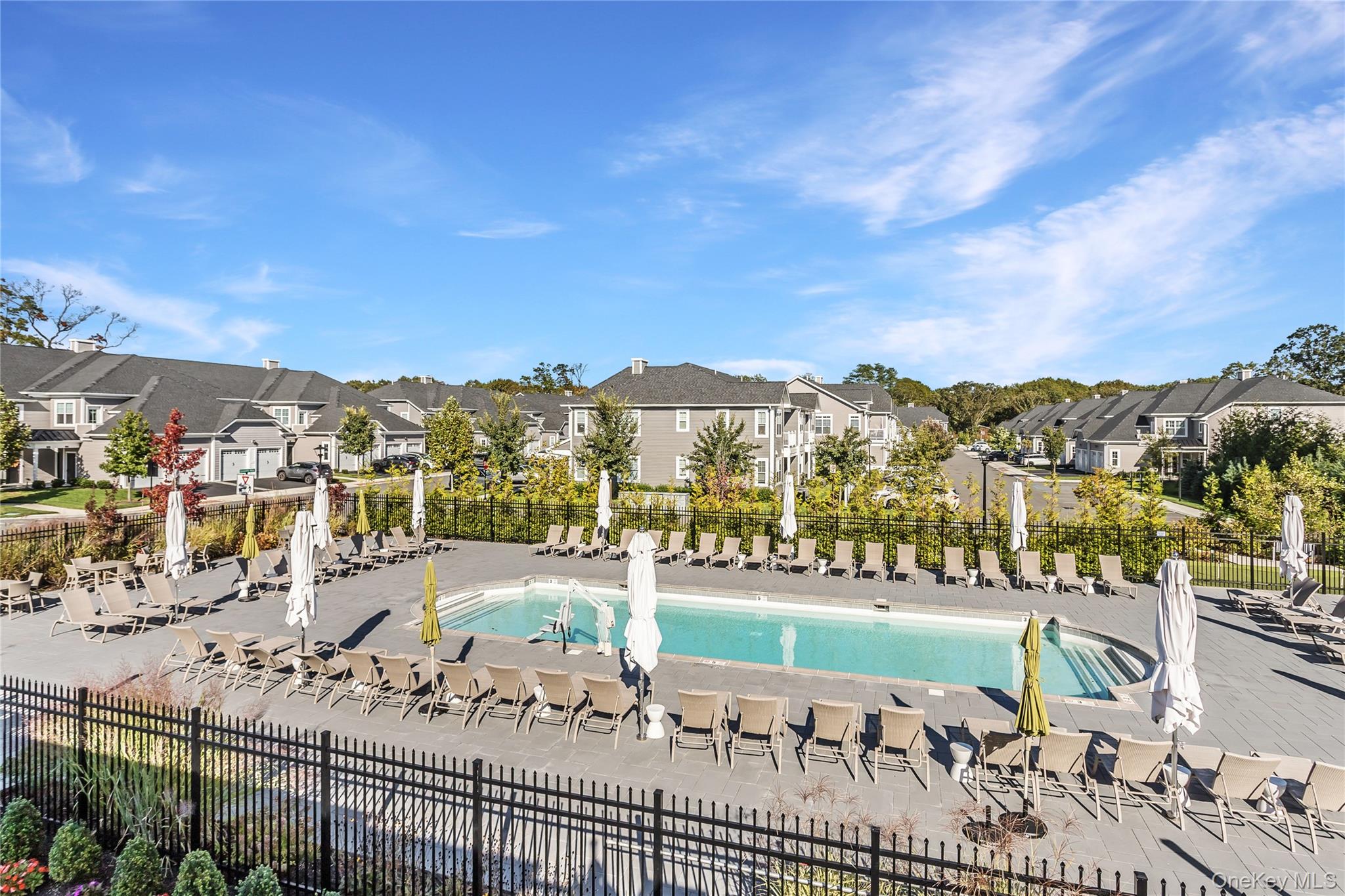 13 Seasons Way # 13, Dix Hills, NY 11746