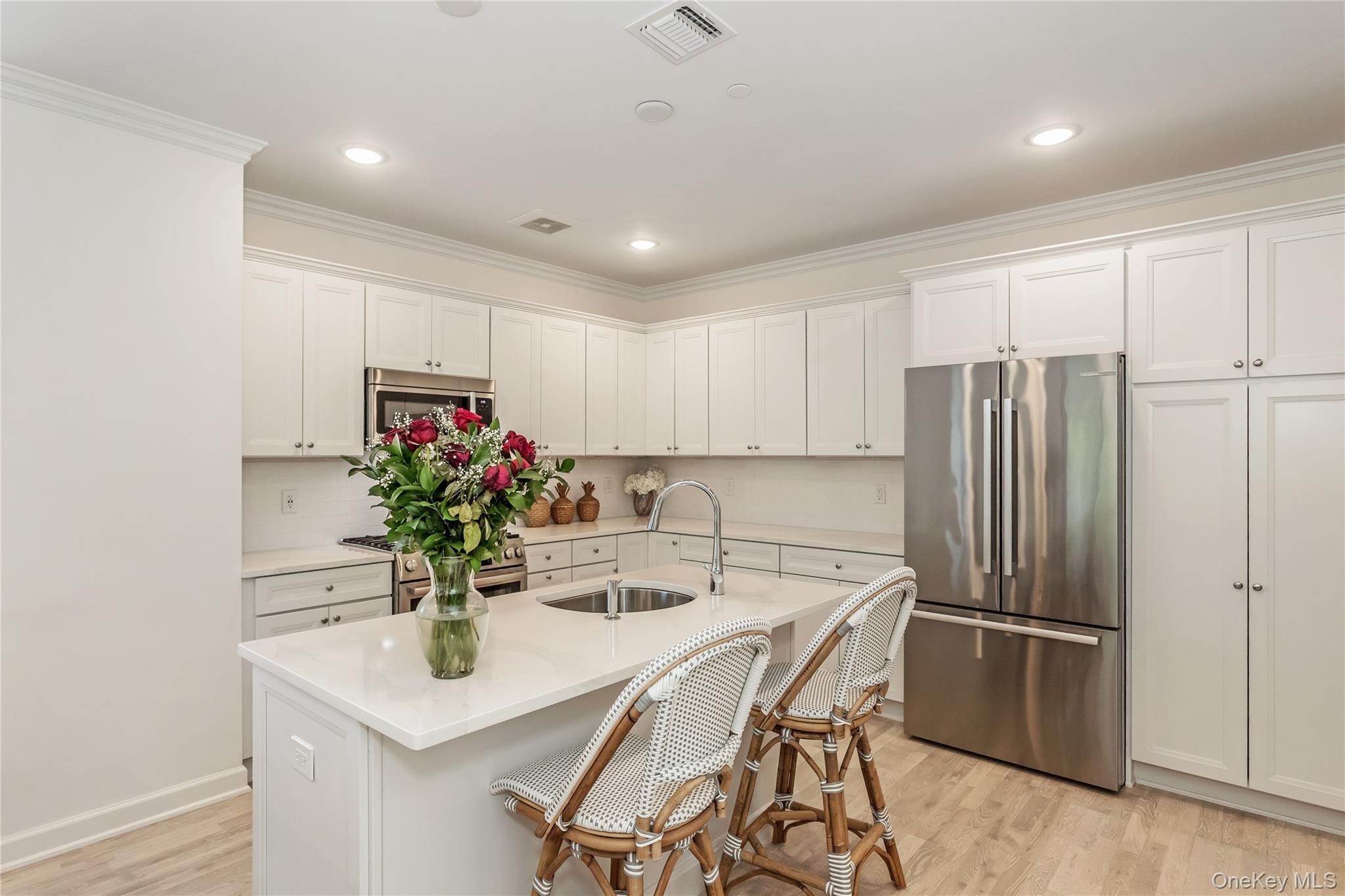 13 Seasons Way # 13, Dix Hills, NY 11746